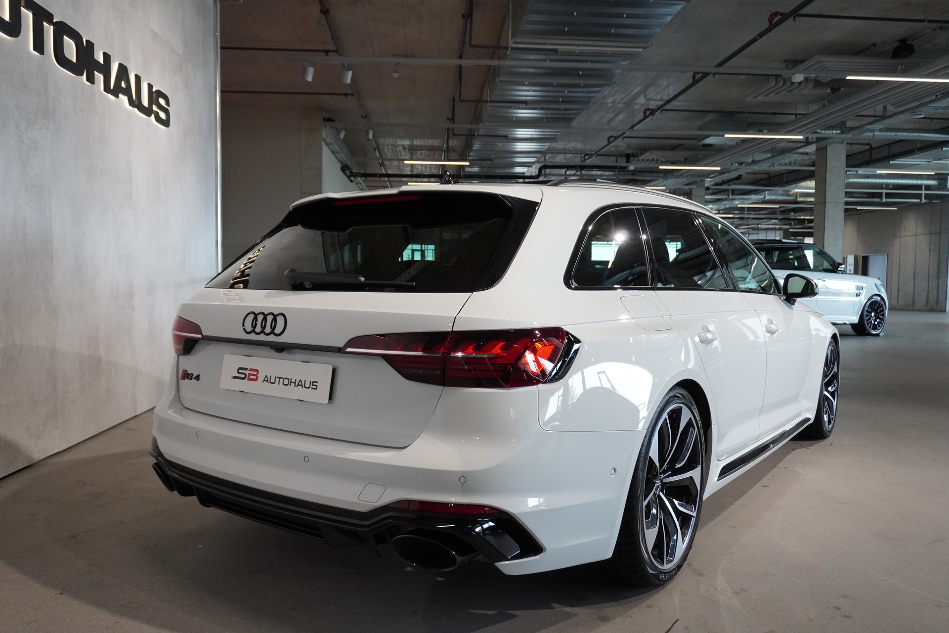 AUDI RS4 Avant quattro tiptronic-image-7
