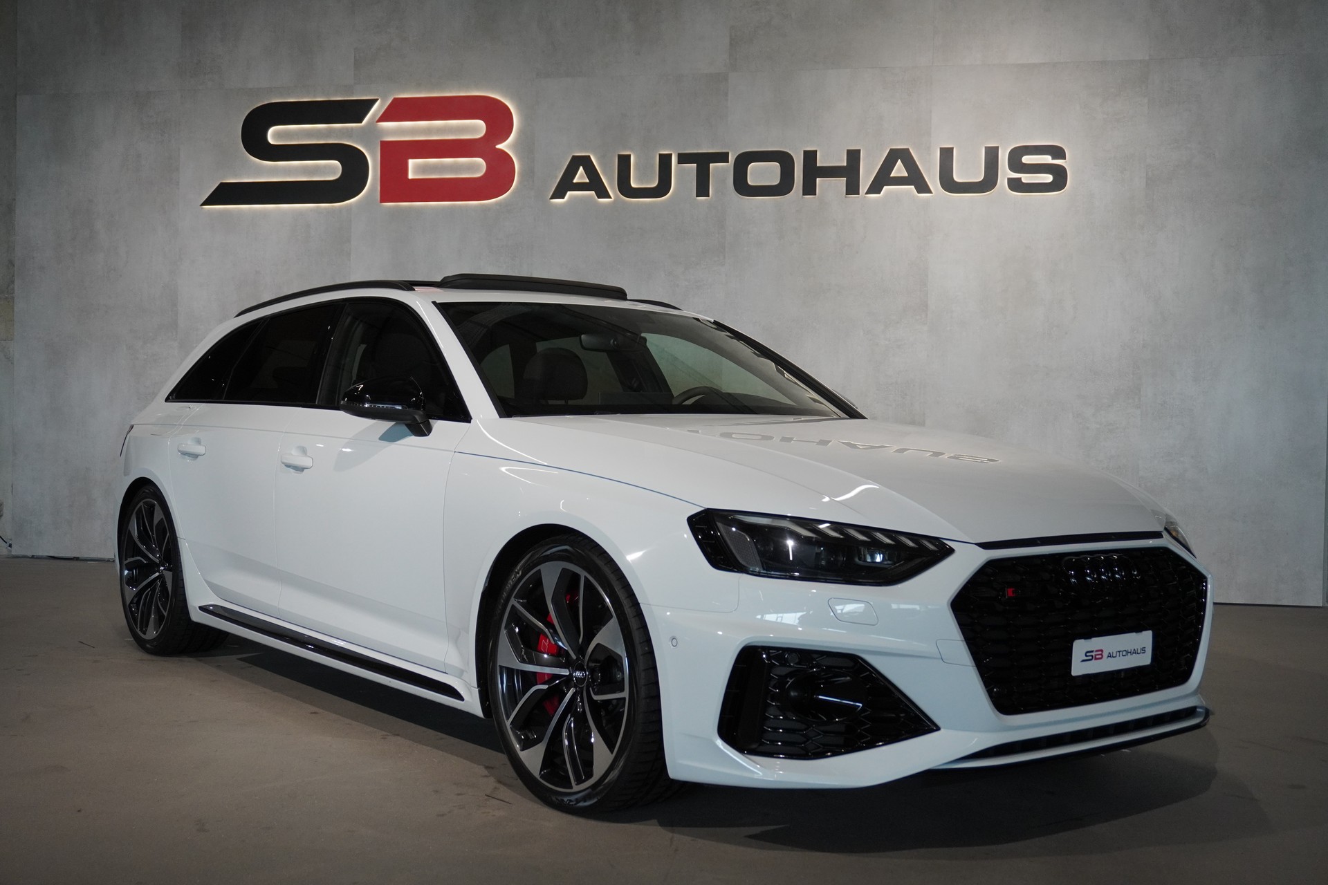 AUDI RS4 Avant quattro tiptronic-image-5