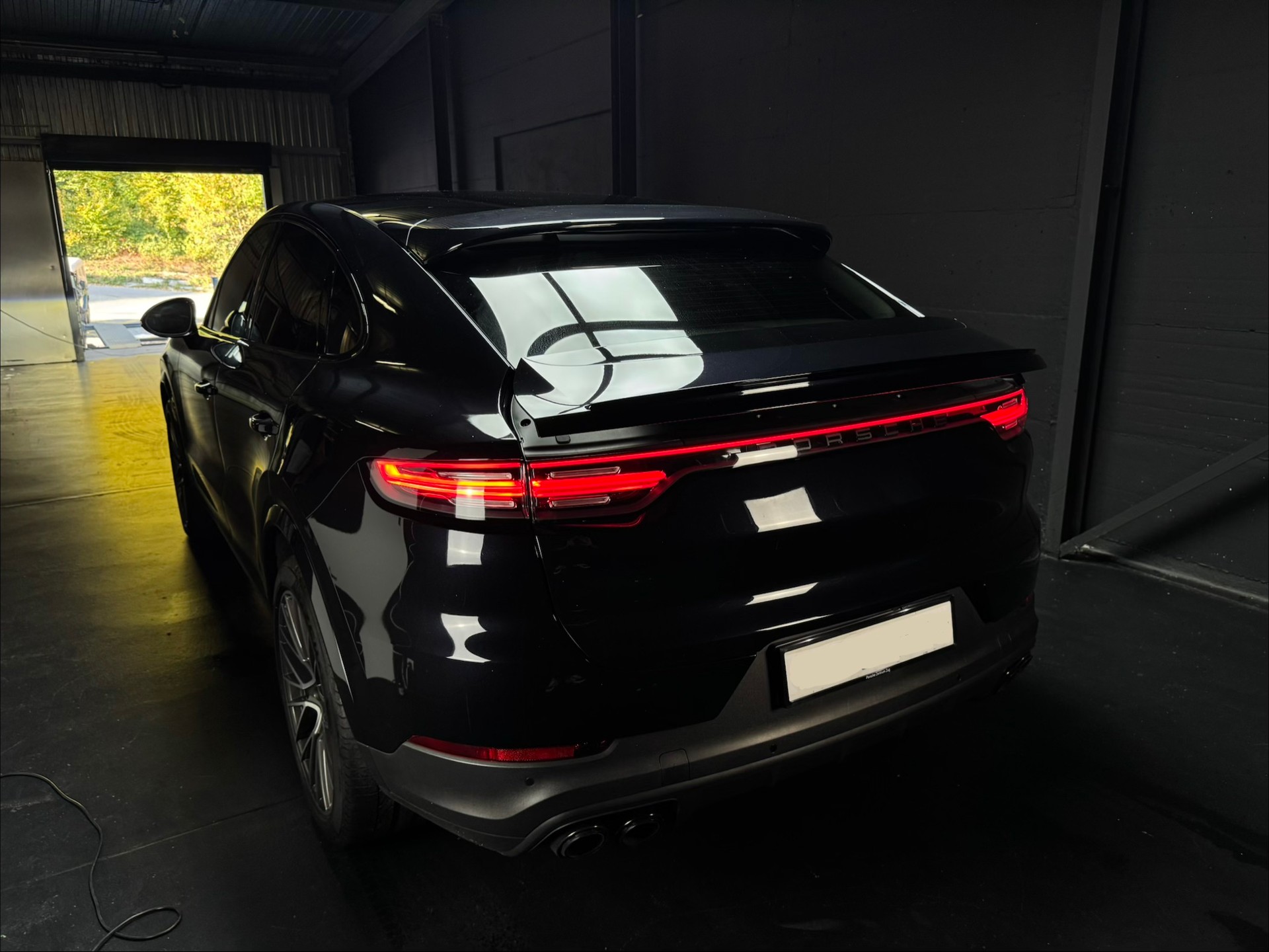 PORSCHE Cayenne Coupé-image-2