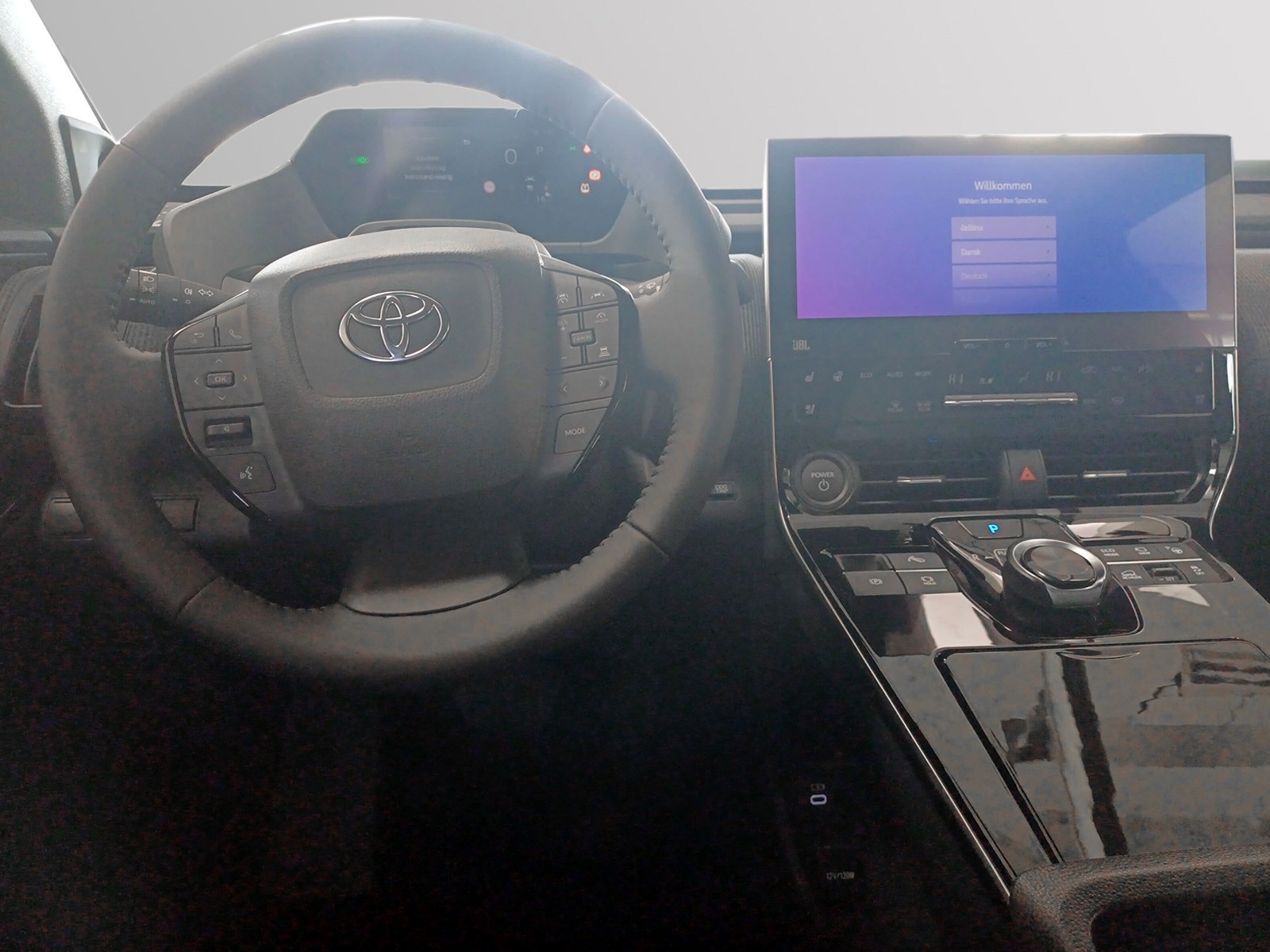 TOYOTA bZ4X Premium AWD-image-5
