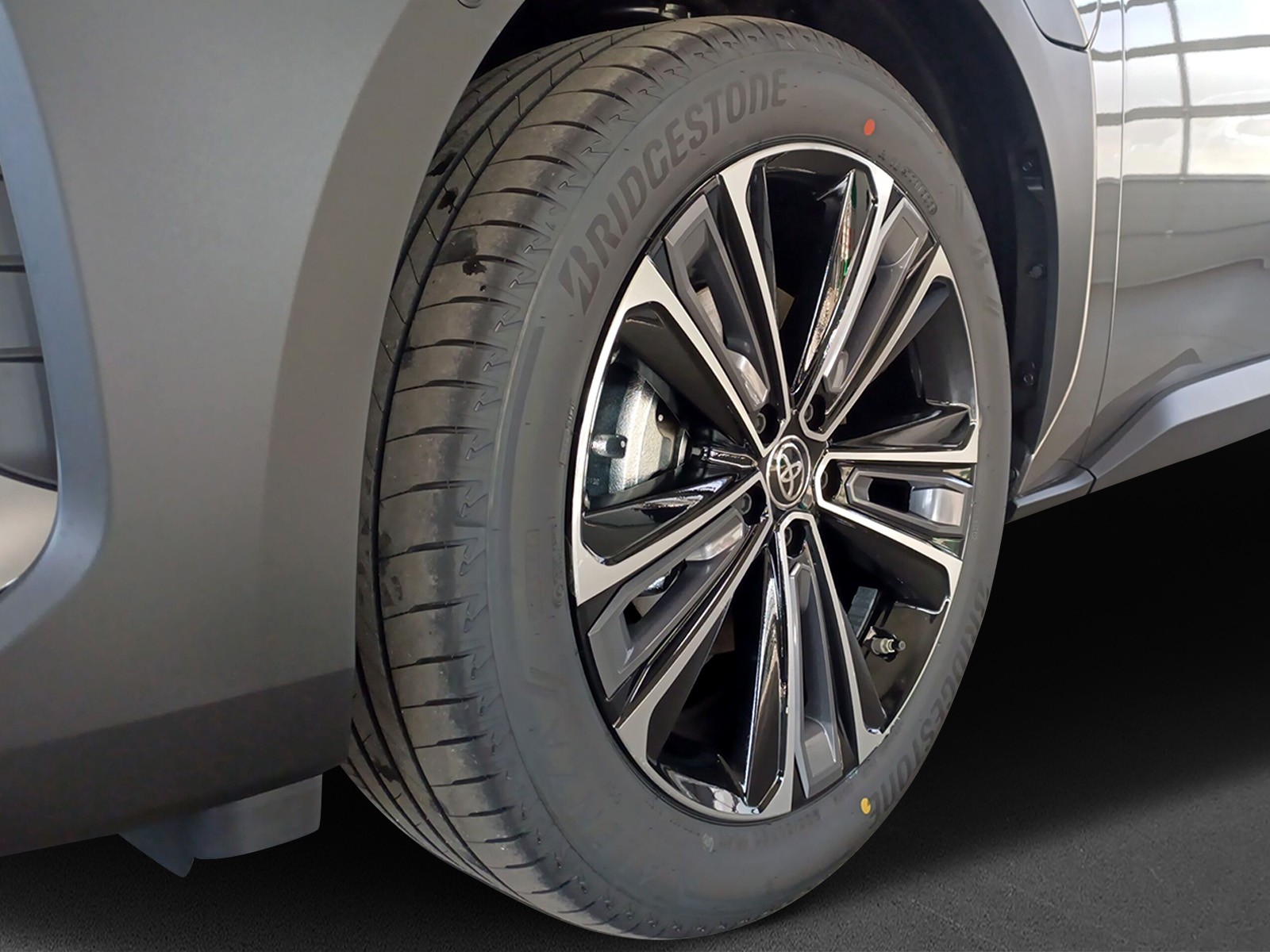 TOYOTA bZ4X Premium AWD-image-4