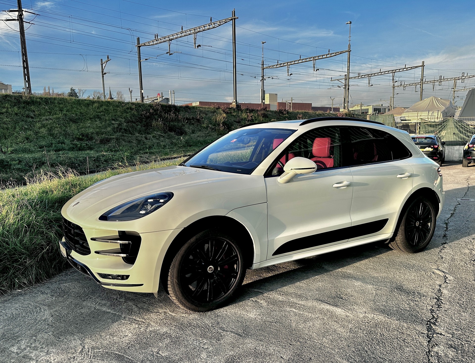 PORSCHE Macan Turbo Performance PDK-image-1