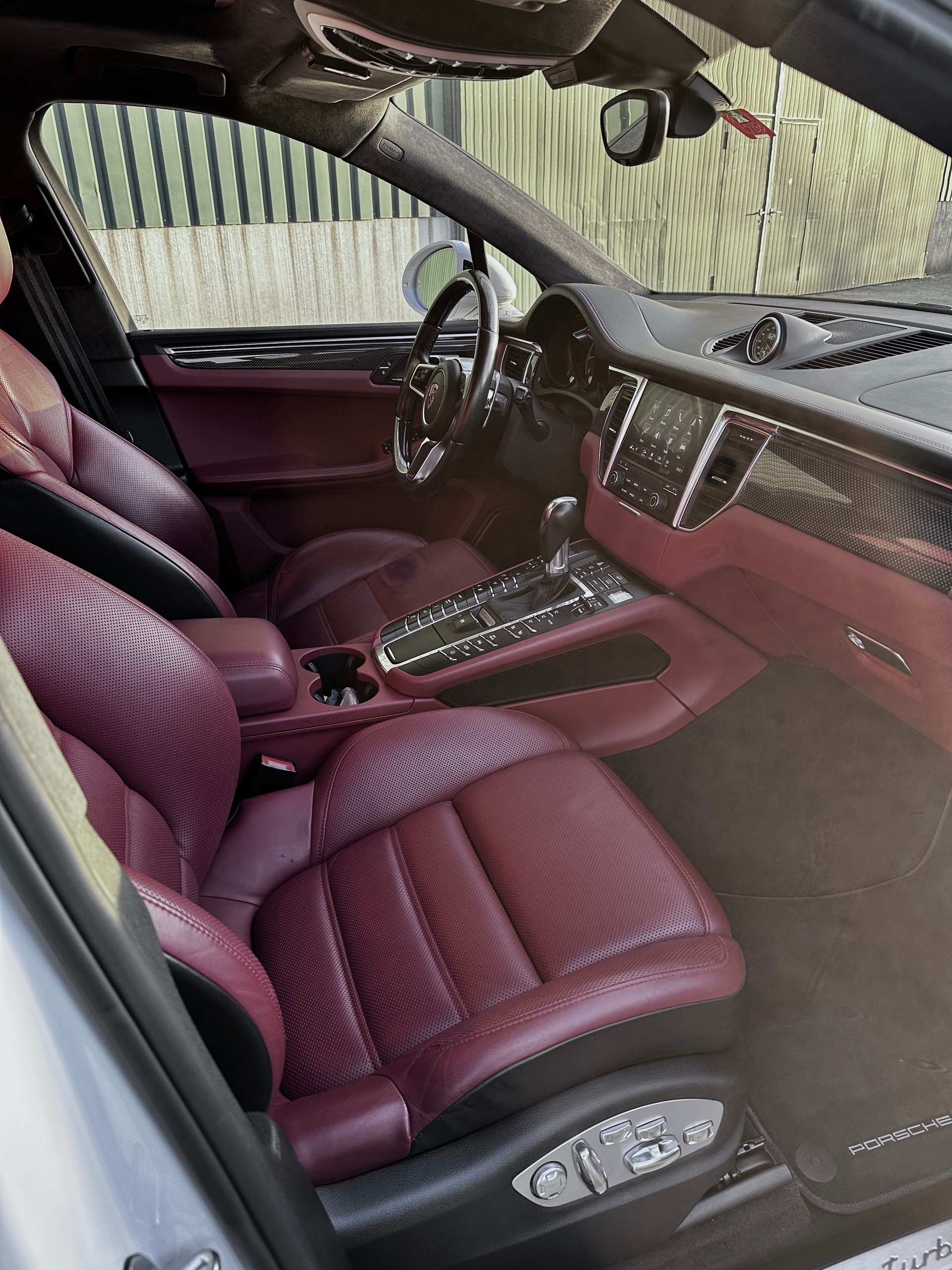 PORSCHE Macan Turbo Performance PDK-image-3