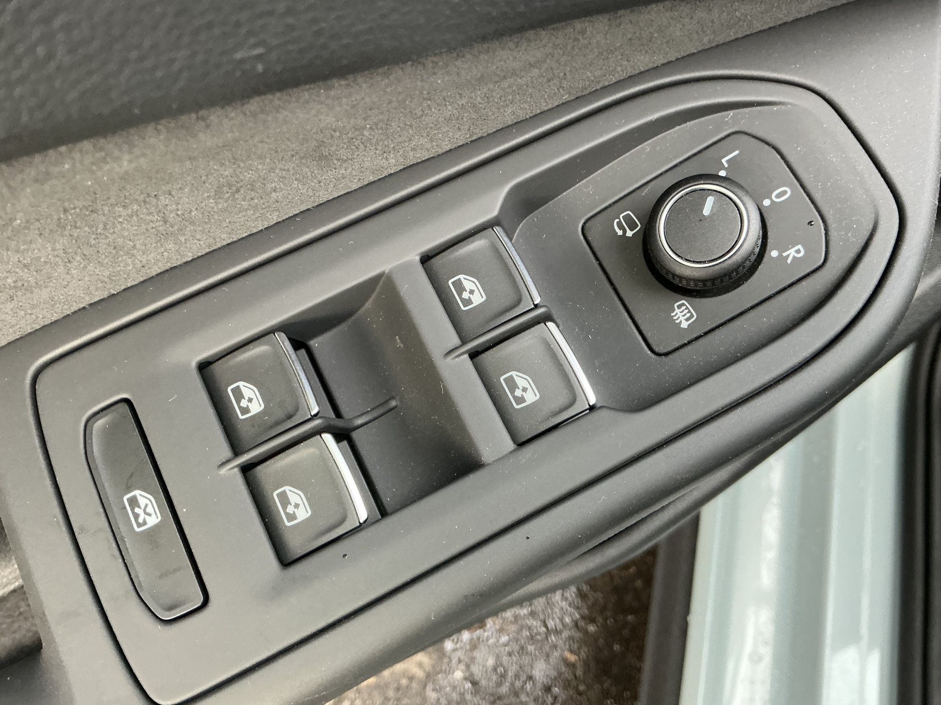 VW Golf GTE 1.5 TSI eHYBRID 272PS GTE *** CRYSTAL ICE BLUE & 140KM ELEKTRISCHE REICHWEITE ***-image-26