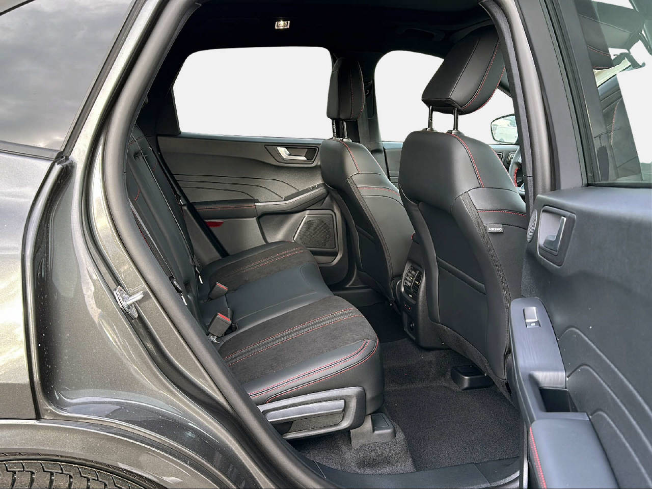 FORD Kuga 2.5 Hybrid ST-Line X AWD-image-12