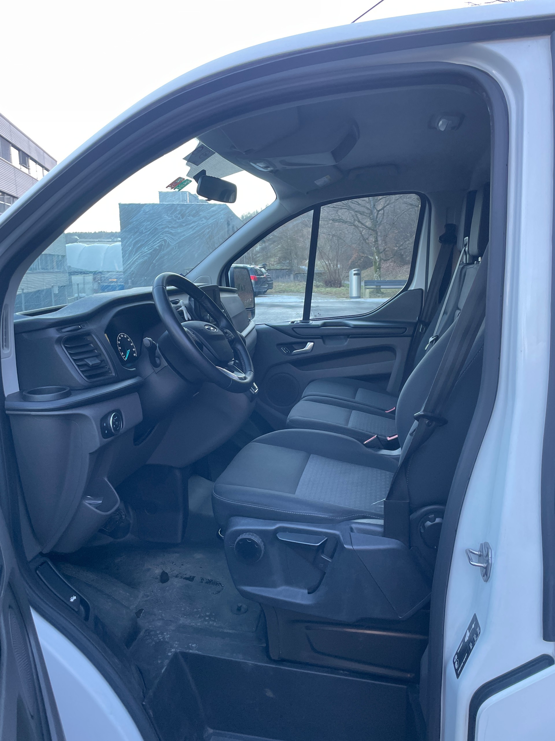 FORD Transit Custom Van 300 L1H1 Trend A-image-8