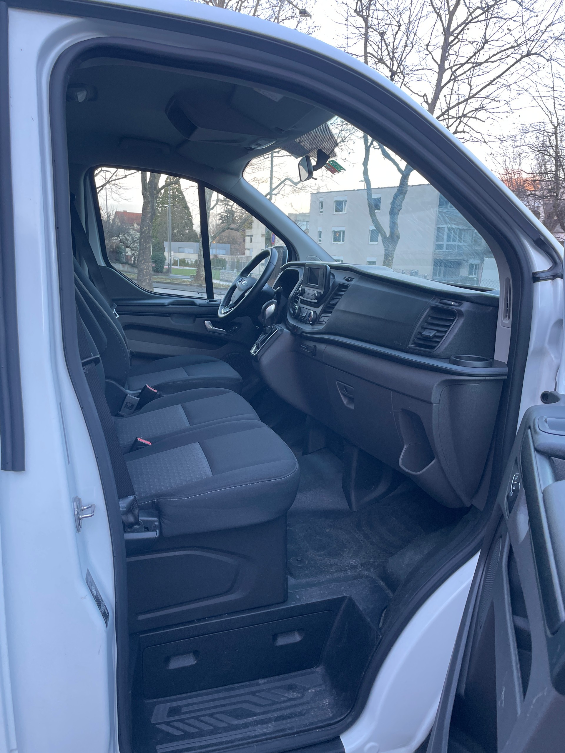 FORD Transit Custom Van 300 L1H1 Trend A-image-7