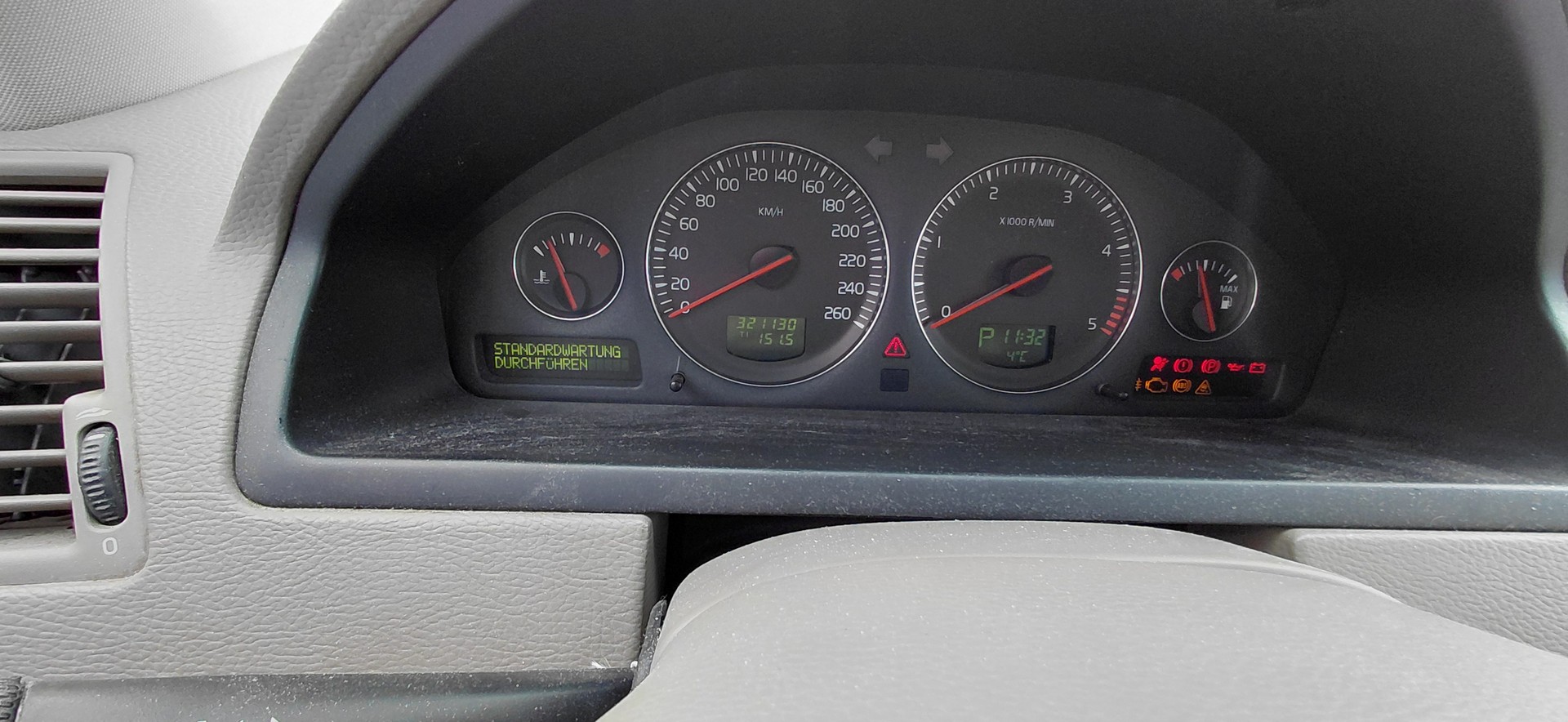 VOLVO XC90 2.4D(D5) AWD Geartronic-image-5