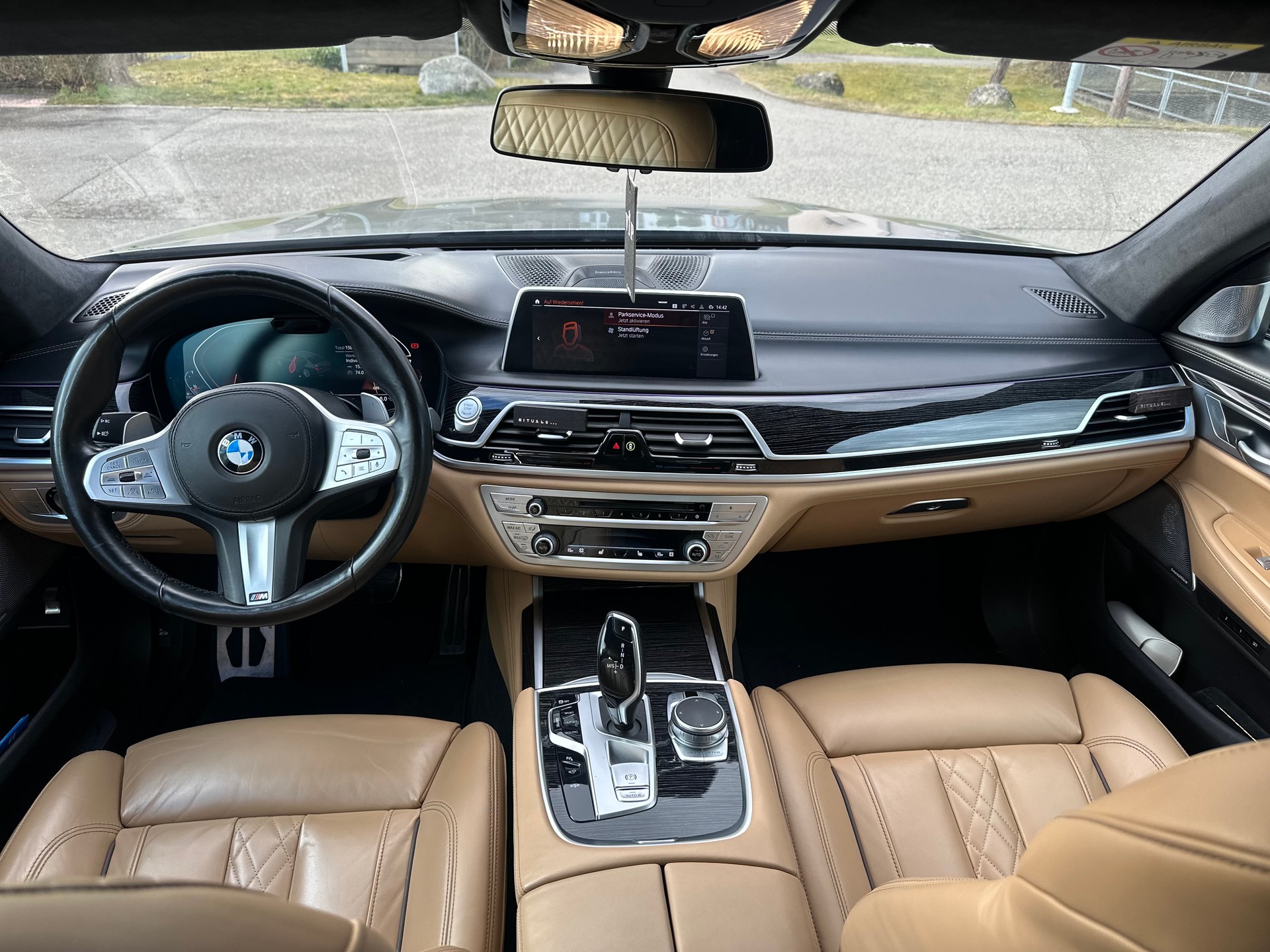 BMW 730d xDrive 48V M Sport Steptronic-image-5