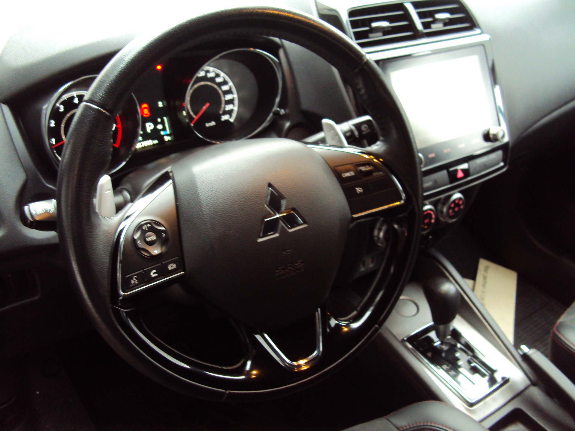MITSUBISHI ASX 2.0 MIVEC Style 2WD Automat-image-10