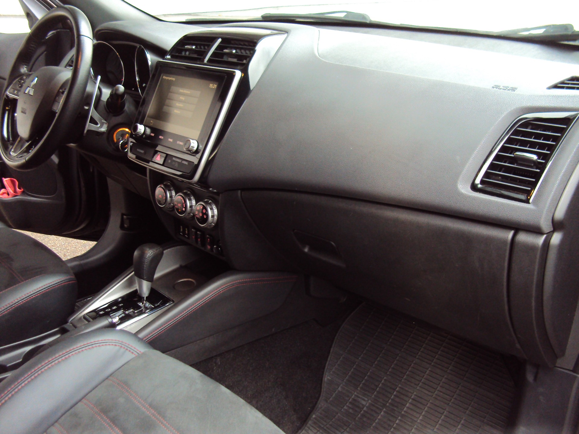 MITSUBISHI ASX 2.0 MIVEC Style 2WD Automat-image-12