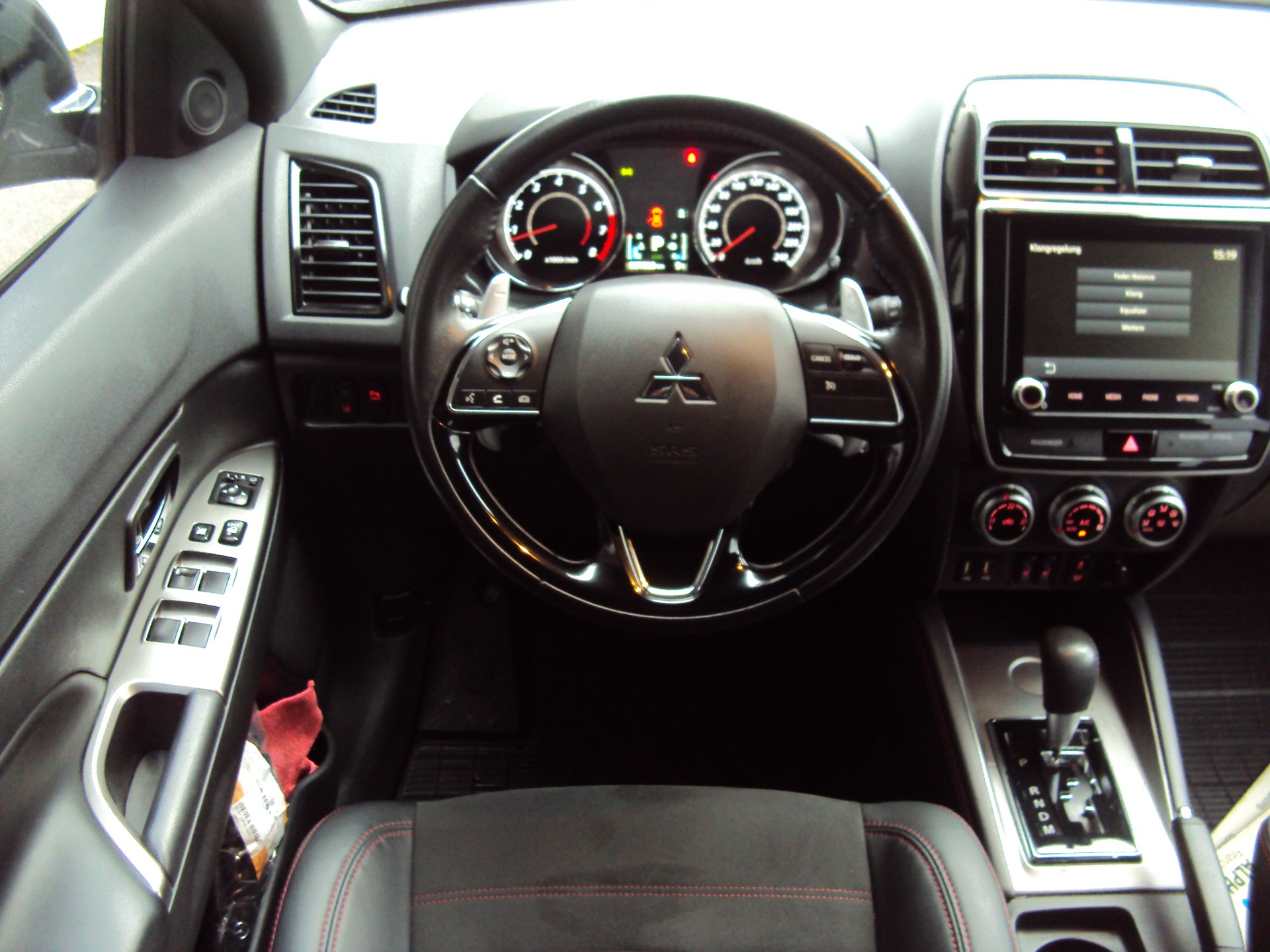 MITSUBISHI ASX 2.0 MIVEC Style 2WD Automat-image-9