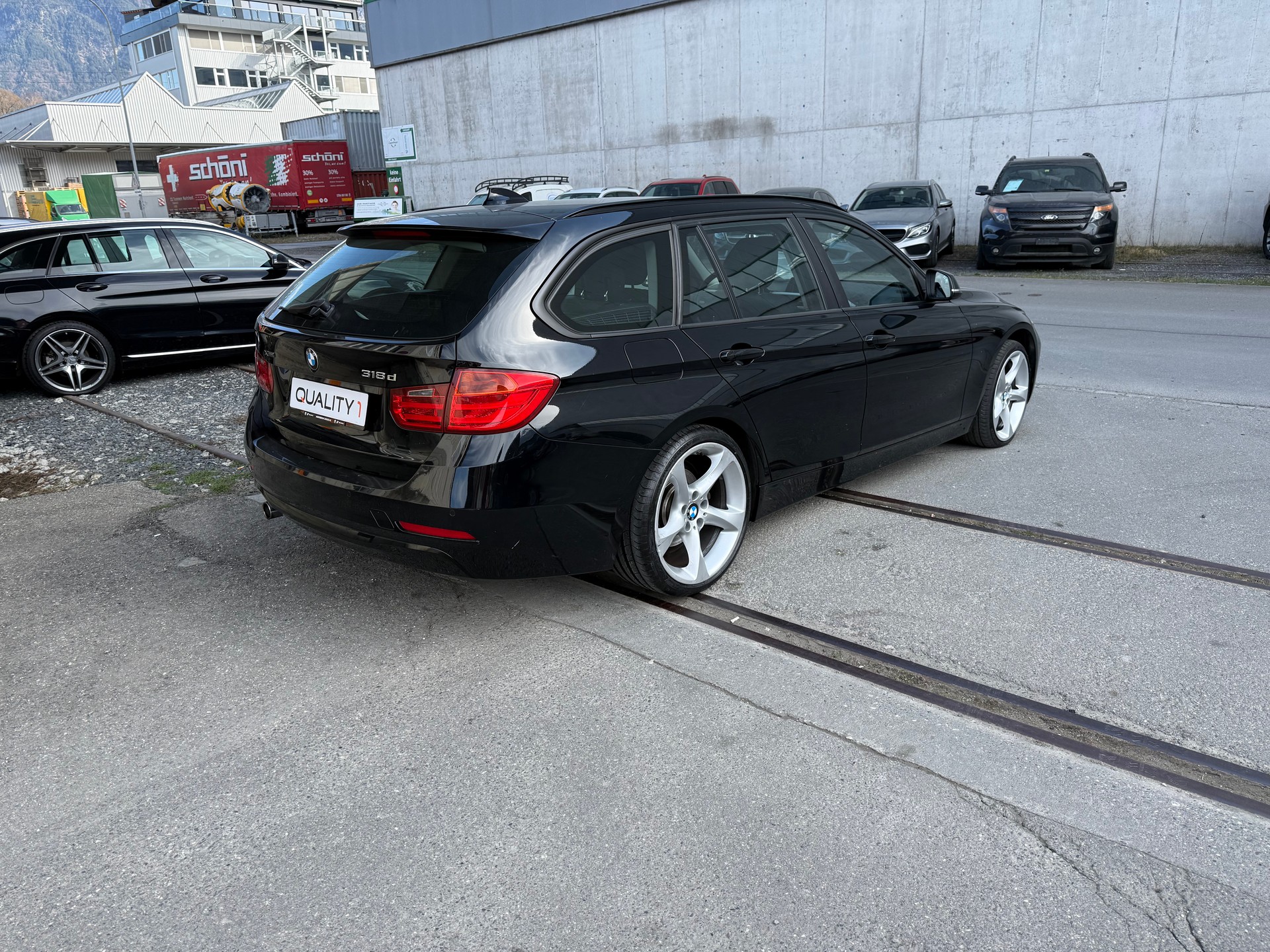 BMW 318d xDrive Touring-image-2
