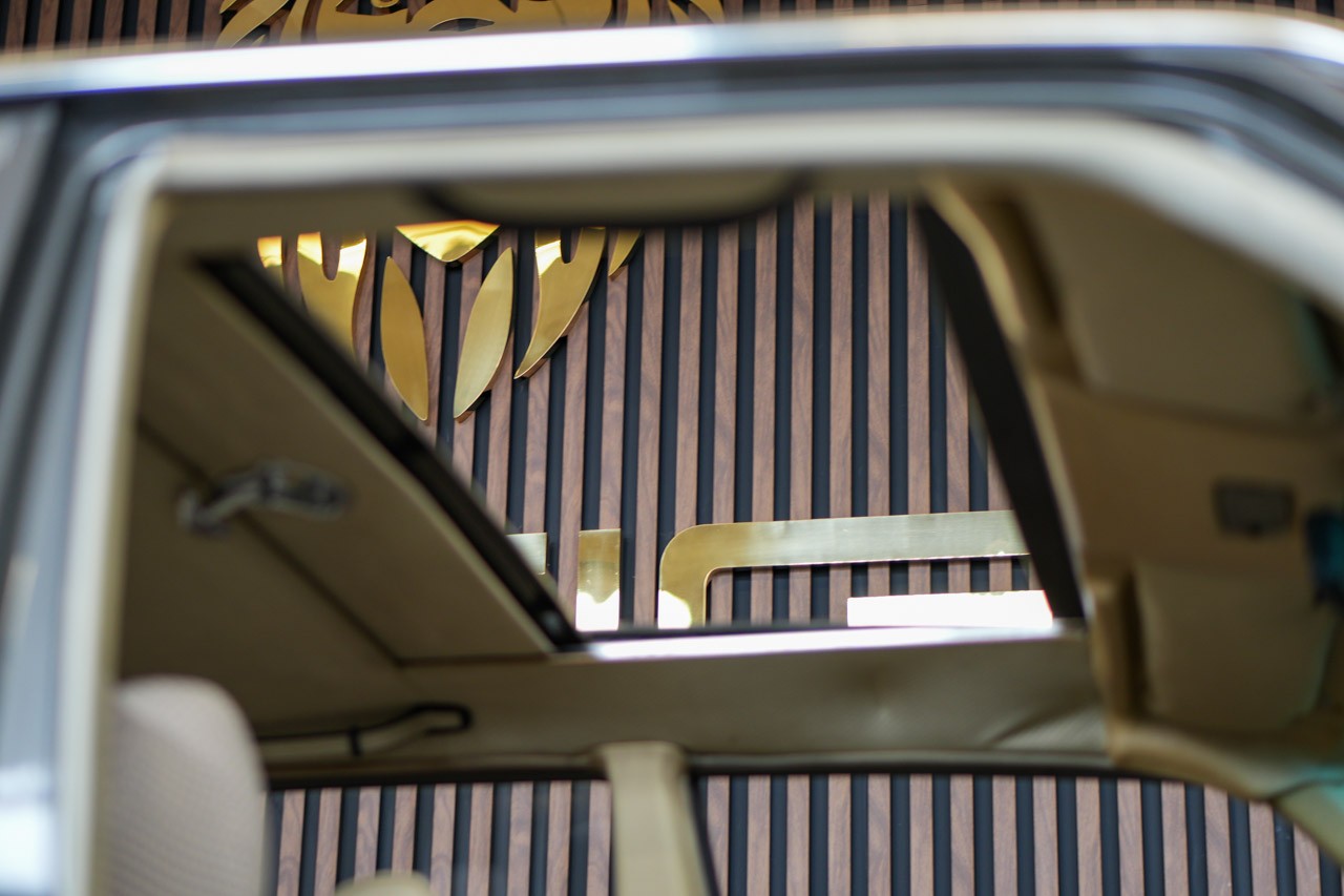 MERCEDES-BENZ 240 D-image-17