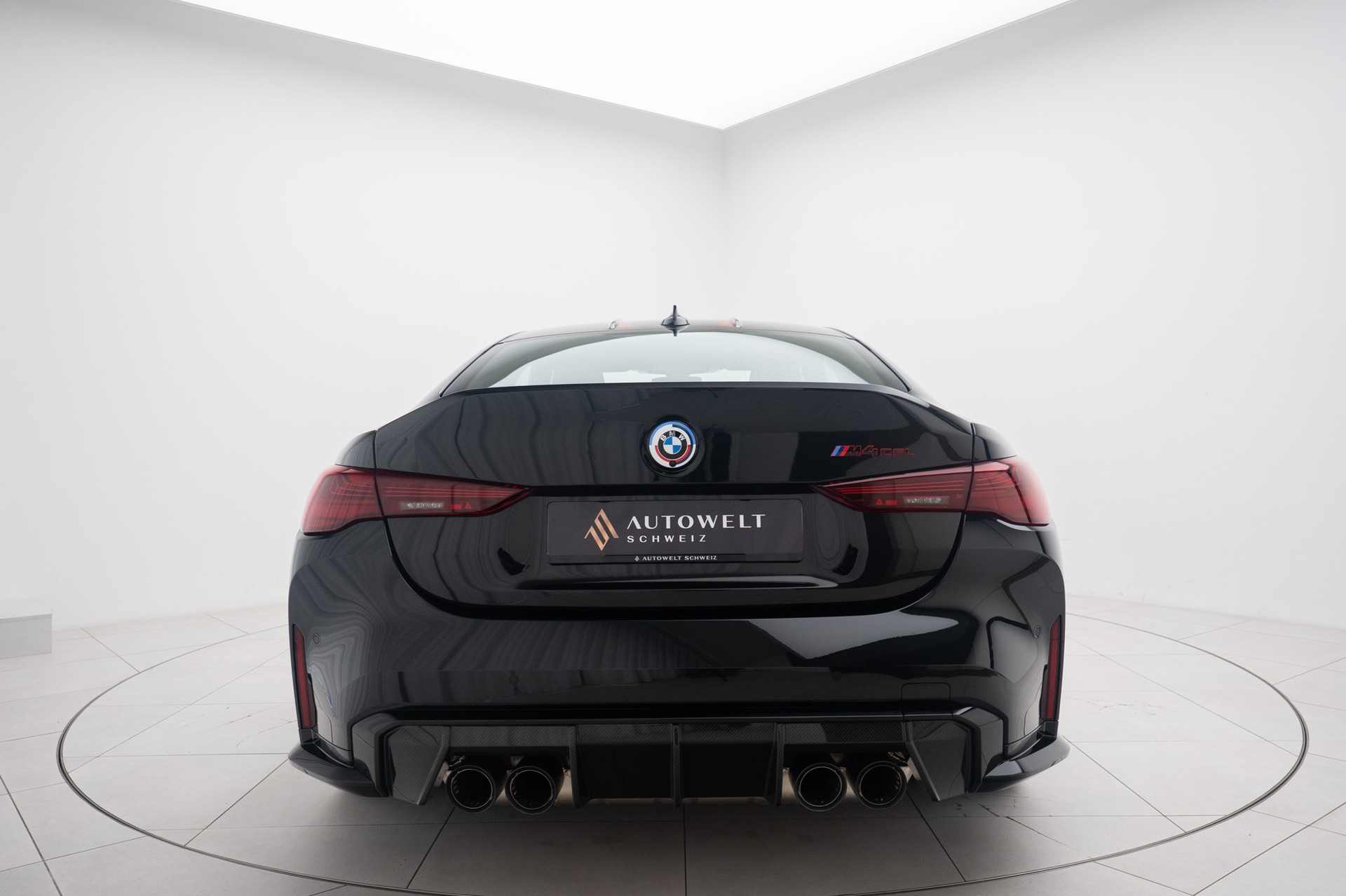 BMW M4 CSL Coupé-image-3