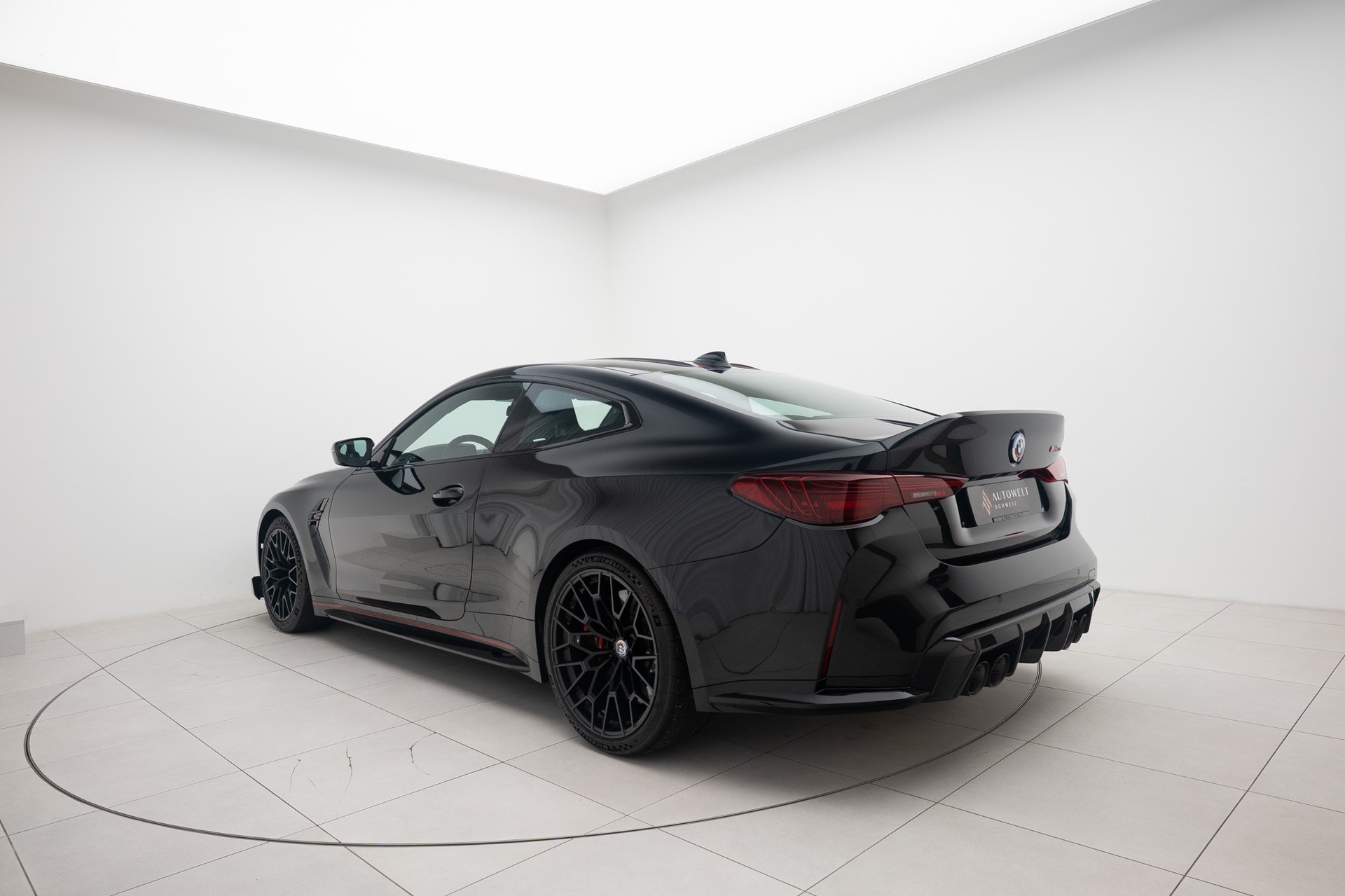 BMW M4 CSL Coupé-image-2