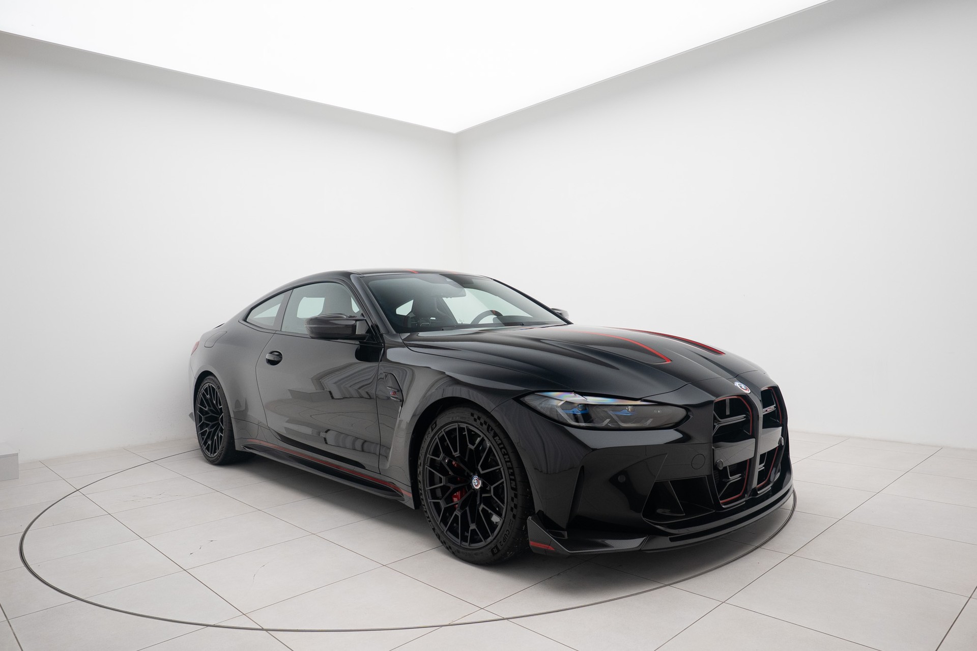 BMW M4 CSL Coupé-image-0