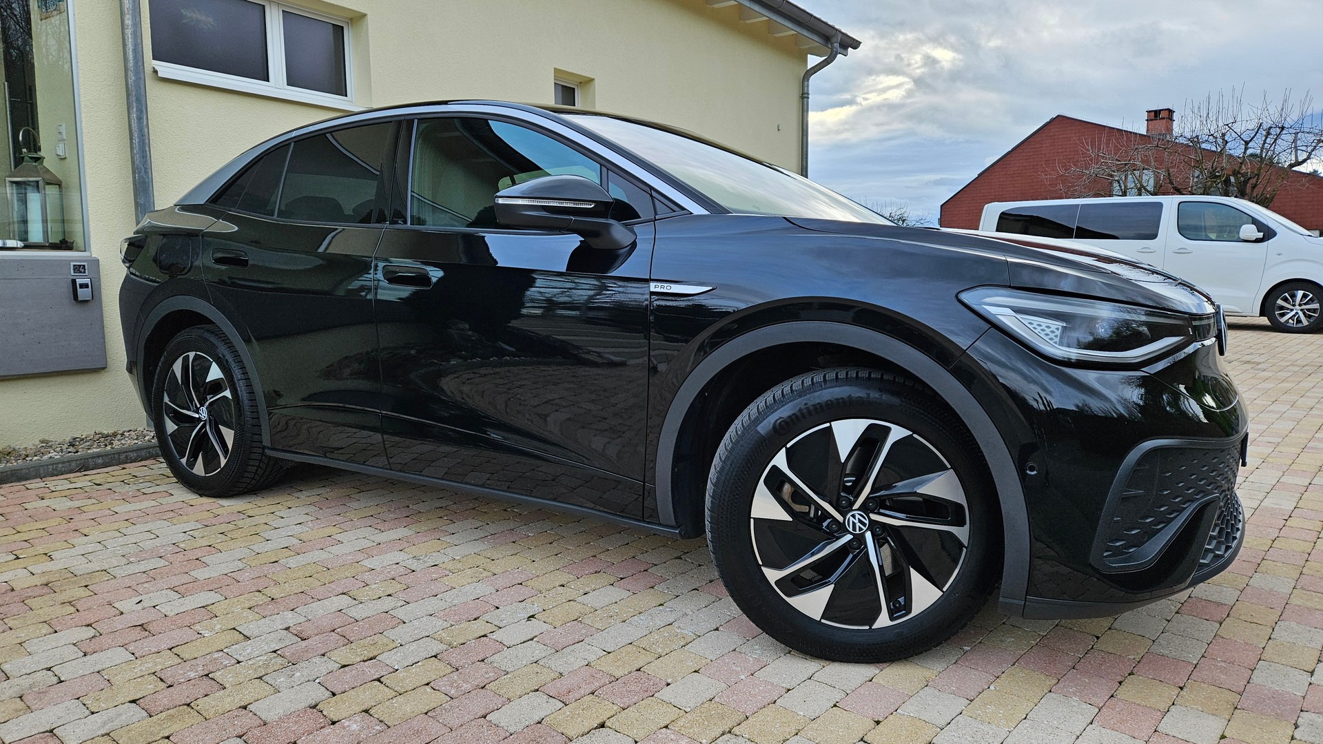 VW ID.5 Pro Performance 77 kWh 75 Edition-image-3