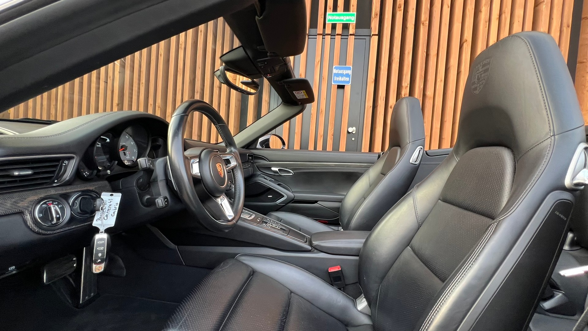 PORSCHE 911 CARRERA 4S BLACK CABRIO PDK l 420 PS-image-23