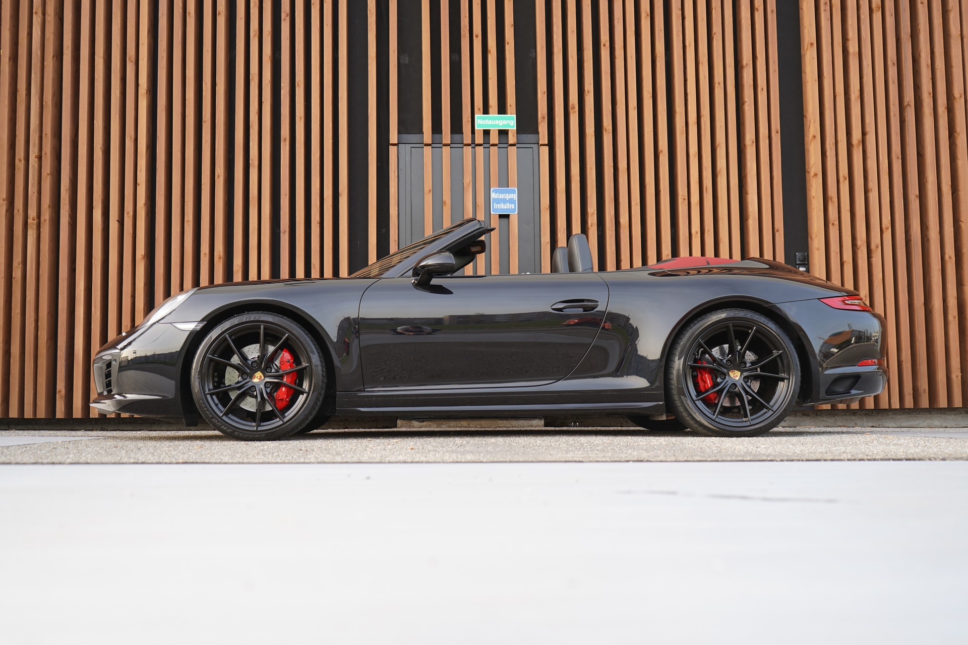 PORSCHE 911 CARRERA 4S BLACK CABRIO PDK l 420 PS-image-1