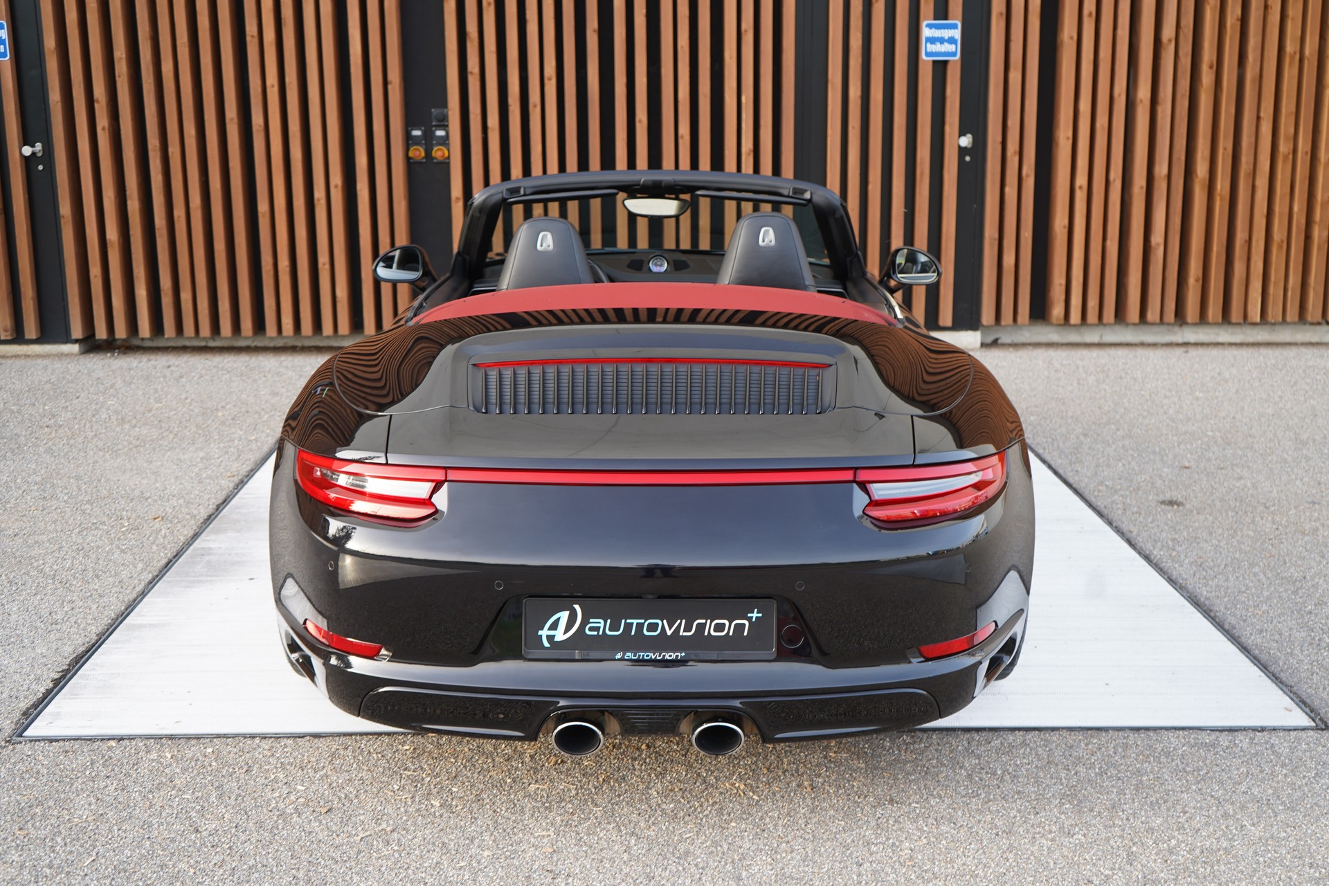PORSCHE 911 CARRERA 4S BLACK CABRIO PDK l 420 PS-image-14