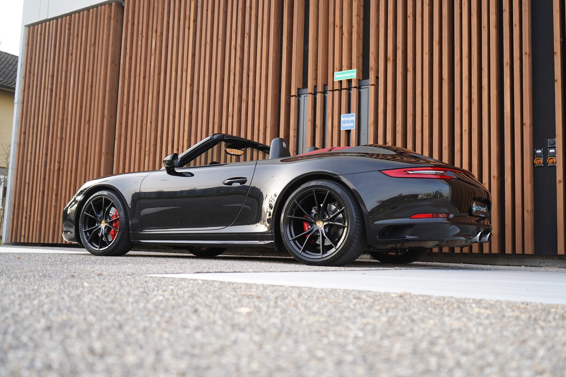 PORSCHE 911 CARRERA 4S BLACK CABRIO PDK l 420 PS-image-11