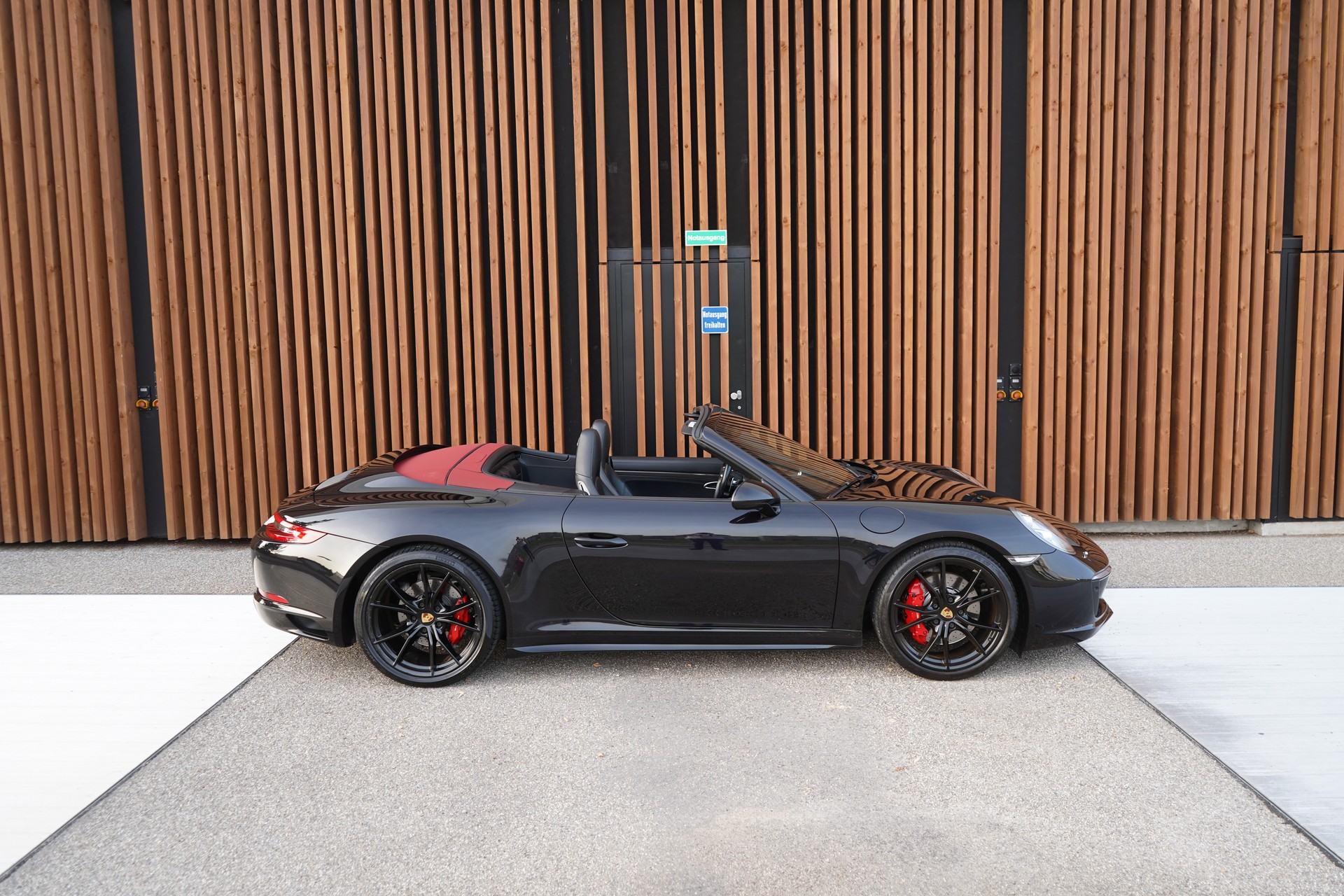 PORSCHE 911 CARRERA 4S BLACK CABRIO PDK l 420 PS-image-2