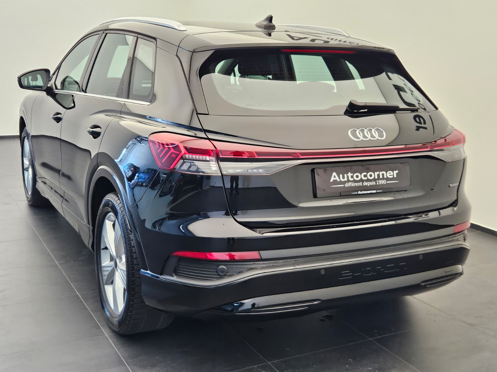 AUDI Q4 e-tron 50 quattro-image-9