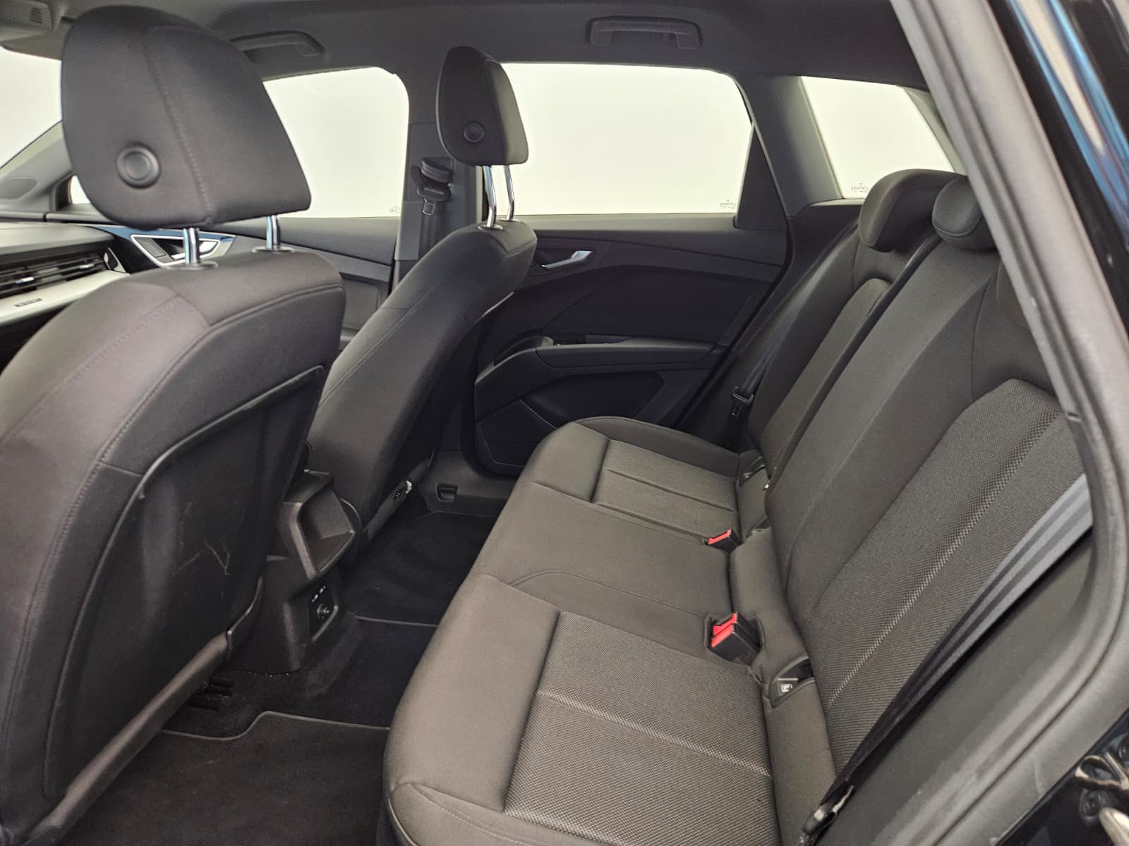 AUDI Q4 e-tron 50 quattro-image-13