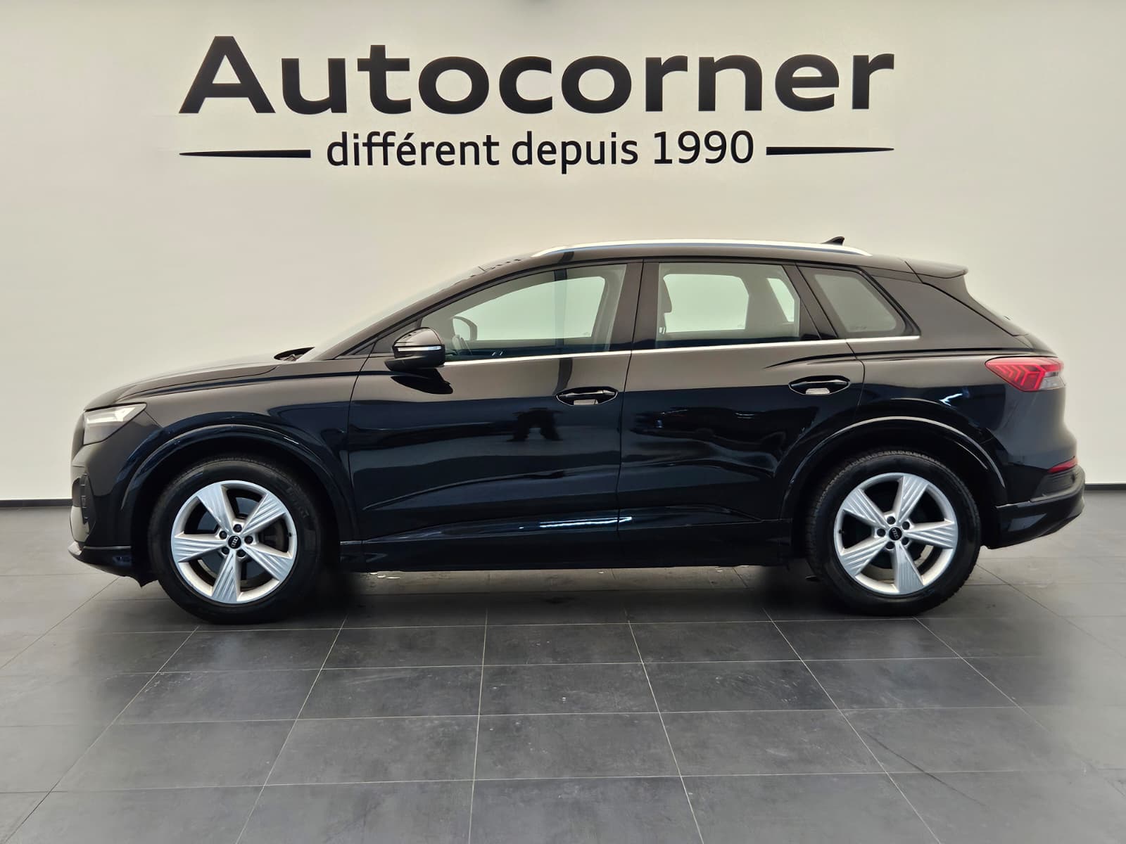 AUDI Q4 e-tron 50 quattro-image-2