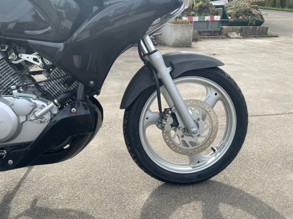 HONDA XL 125 V Varadero-image-3