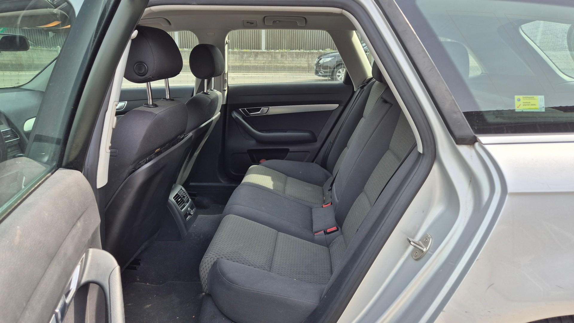 AUDI A6 Avant 2.4 V6-image-7