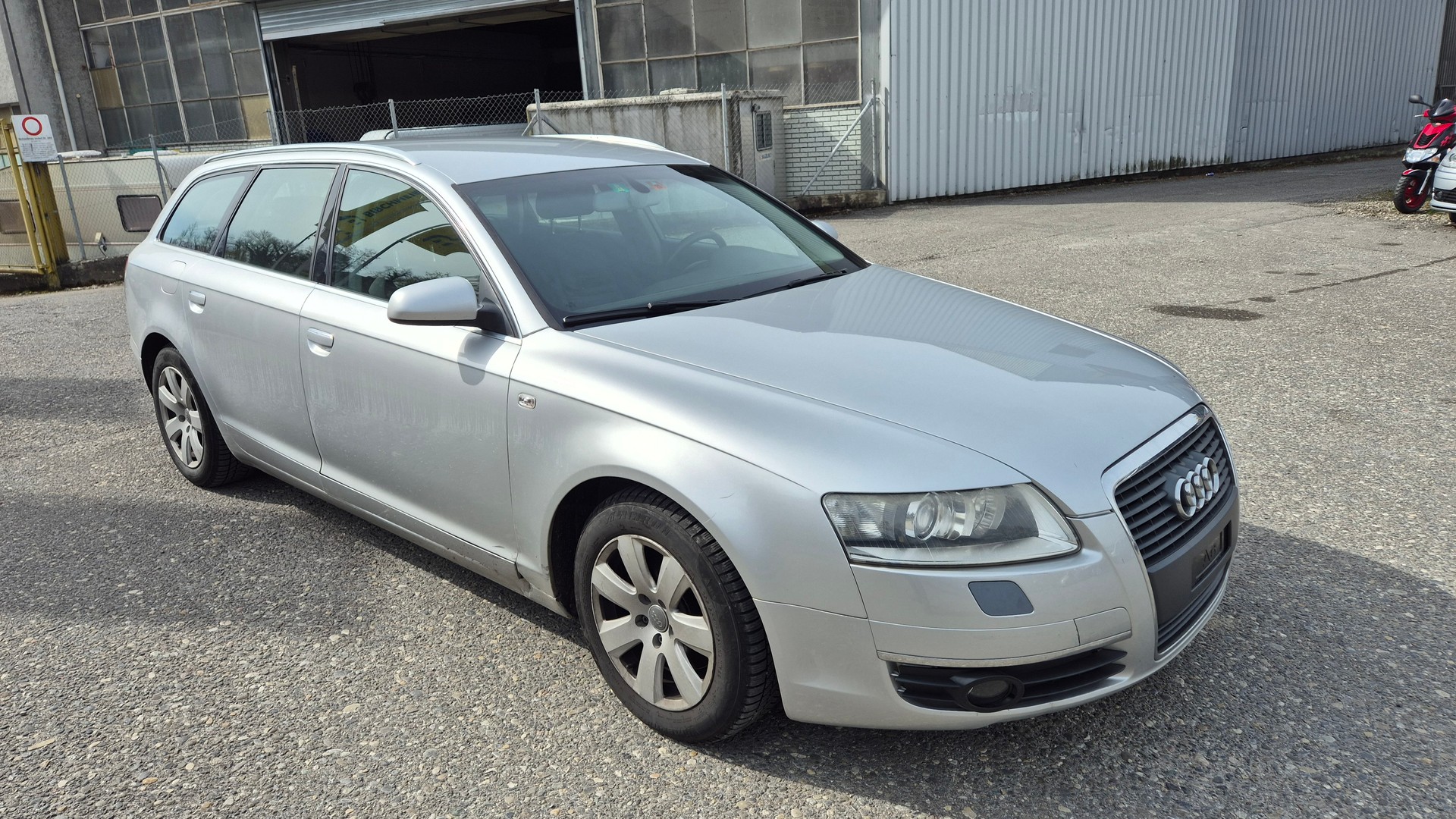 AUDI A6 Avant 2.4 V6-image-2