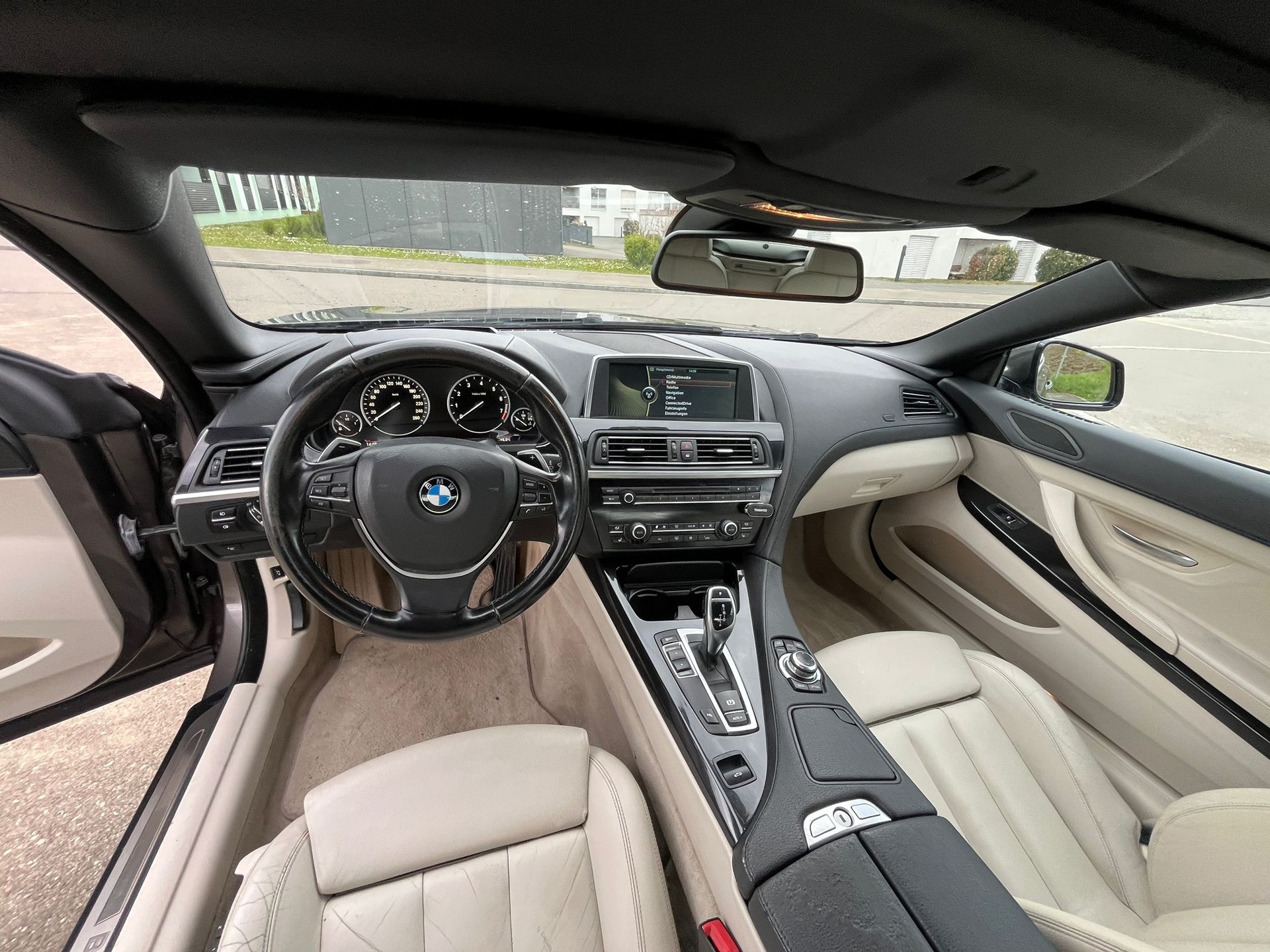 BMW 640i Cabrio-image-8