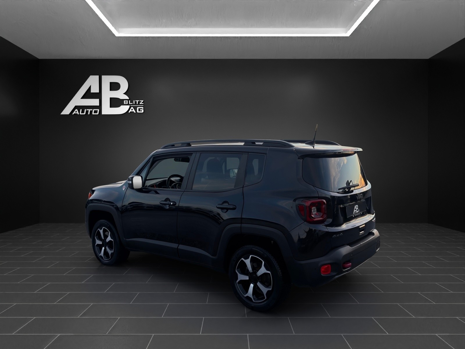 JEEP Renegade 2.0 MJ Trailhawk AWD + Low Range 9ATX mit 170 PS-image-2