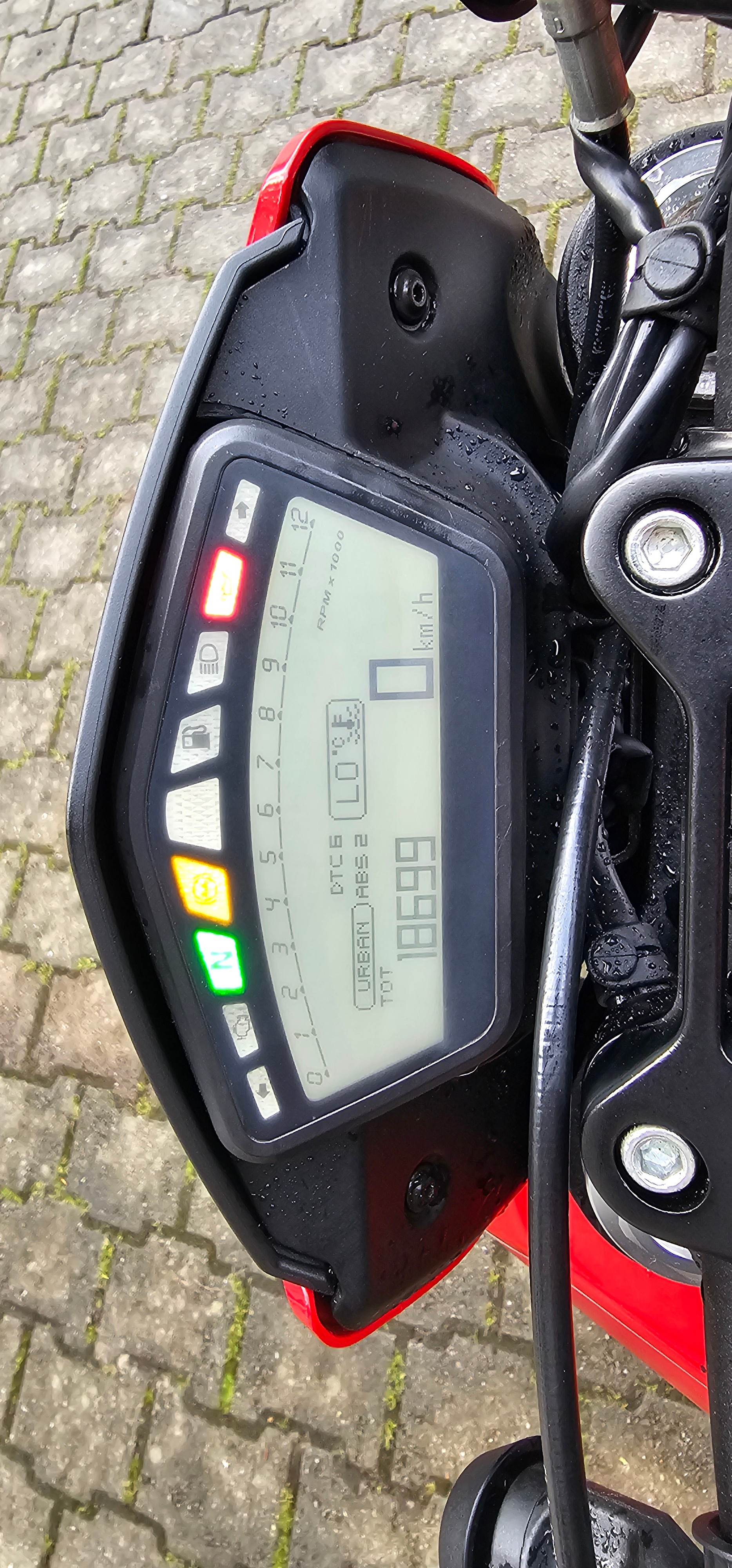 DUCATI Hypermotard 821-image-8