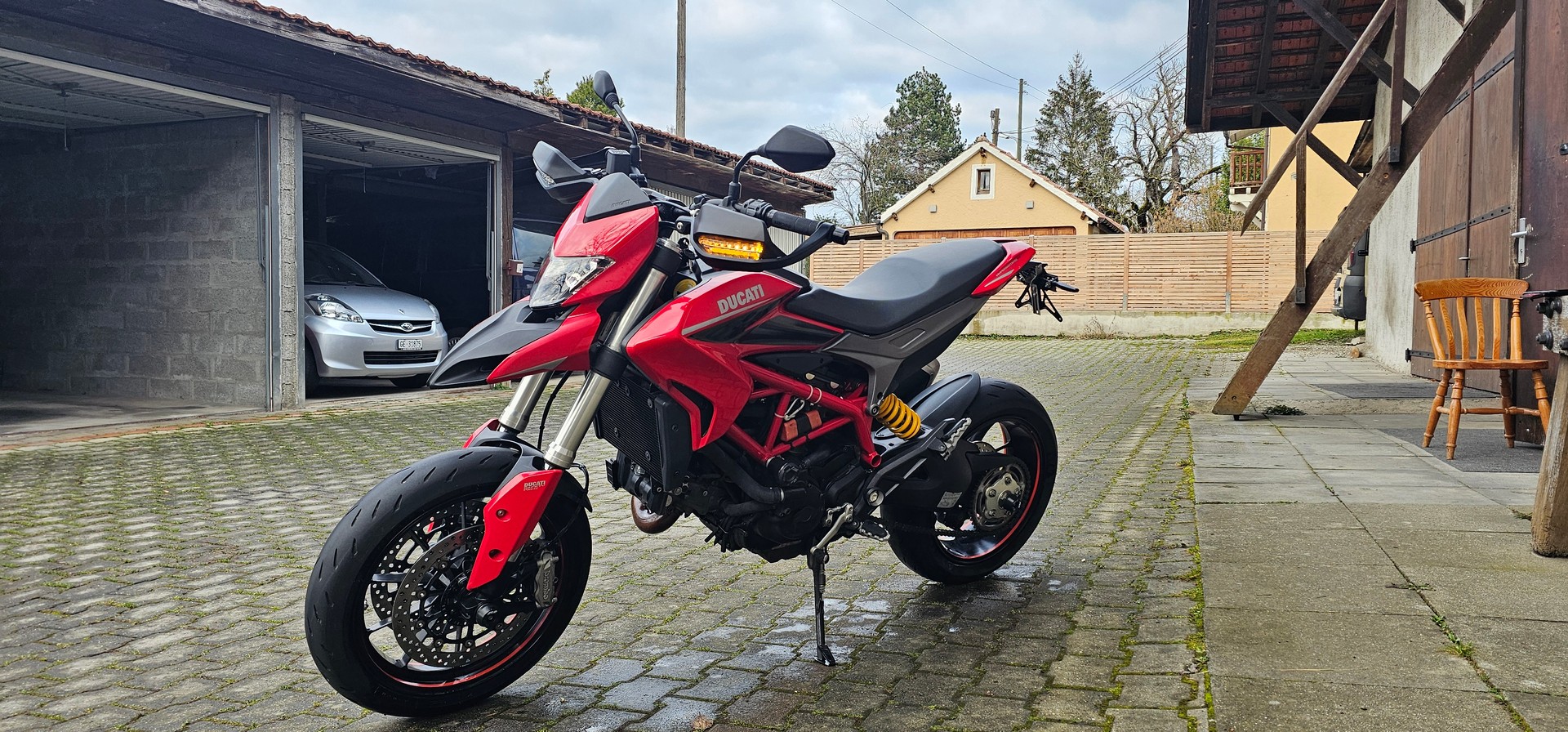 DUCATI Hypermotard 821
