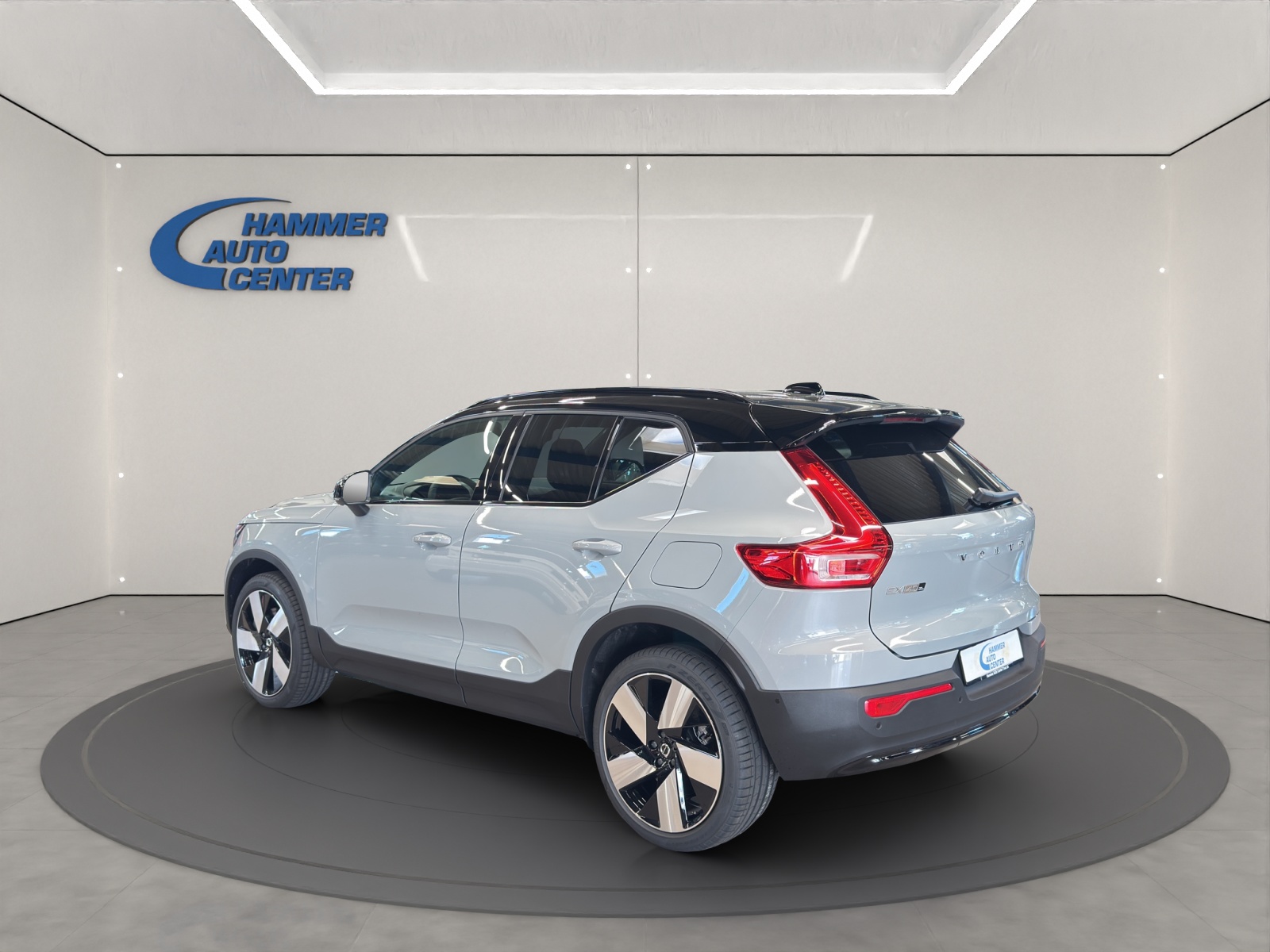 VOLVO EX40 Twin XCENTRIC Edition AWD-image-2