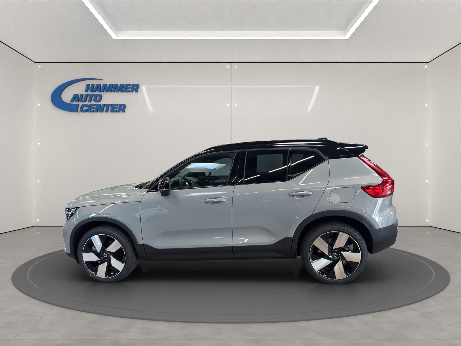 VOLVO EX40 Twin XCENTRIC Edition AWD-image-1