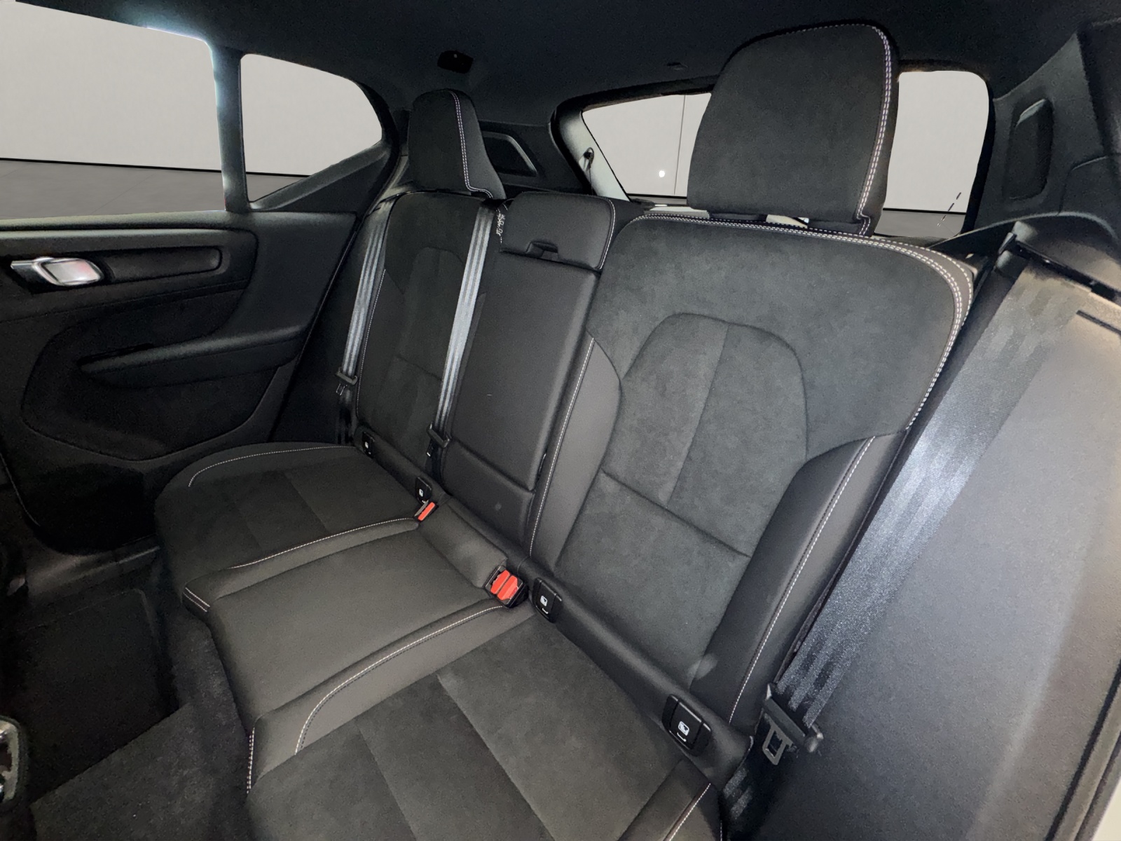 VOLVO EX40 Twin XCENTRIC Edition AWD-image-14