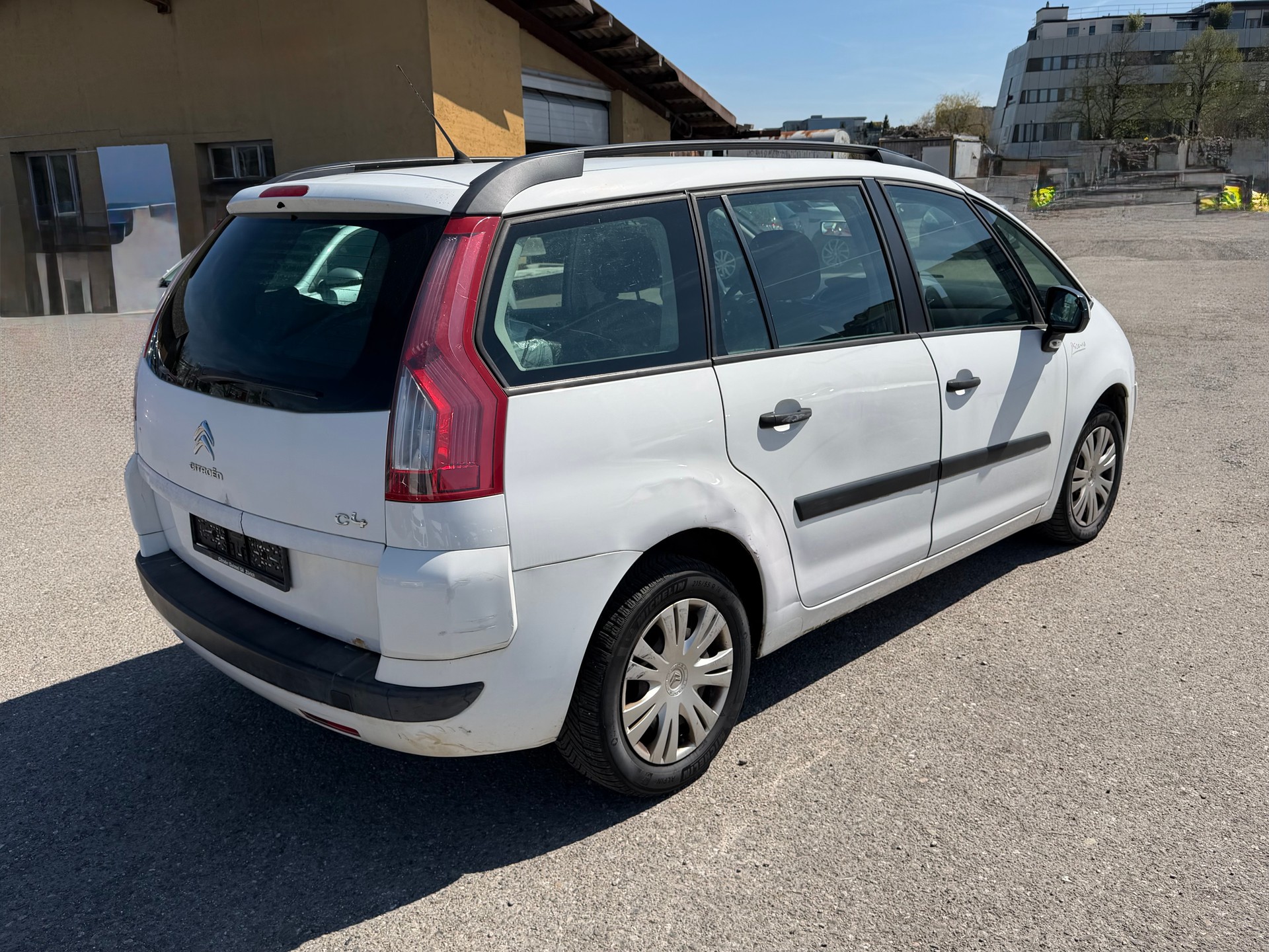 CITROEN Grand C4 Picasso 1.6i 16V Essentiel-image-4