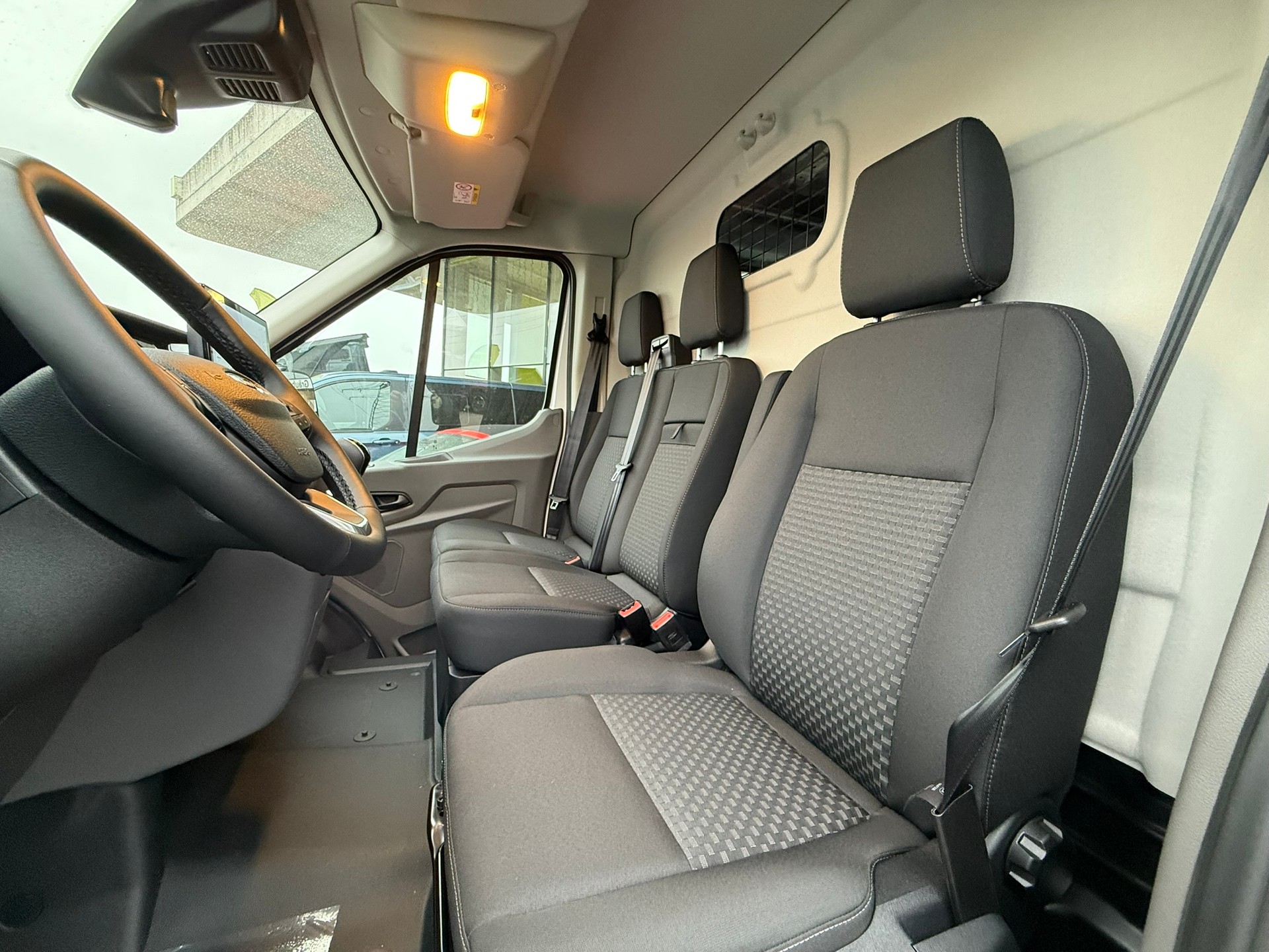 FORD Transit Van 350 L3 Trend 2.0 TDCi 130 FWD-image-6