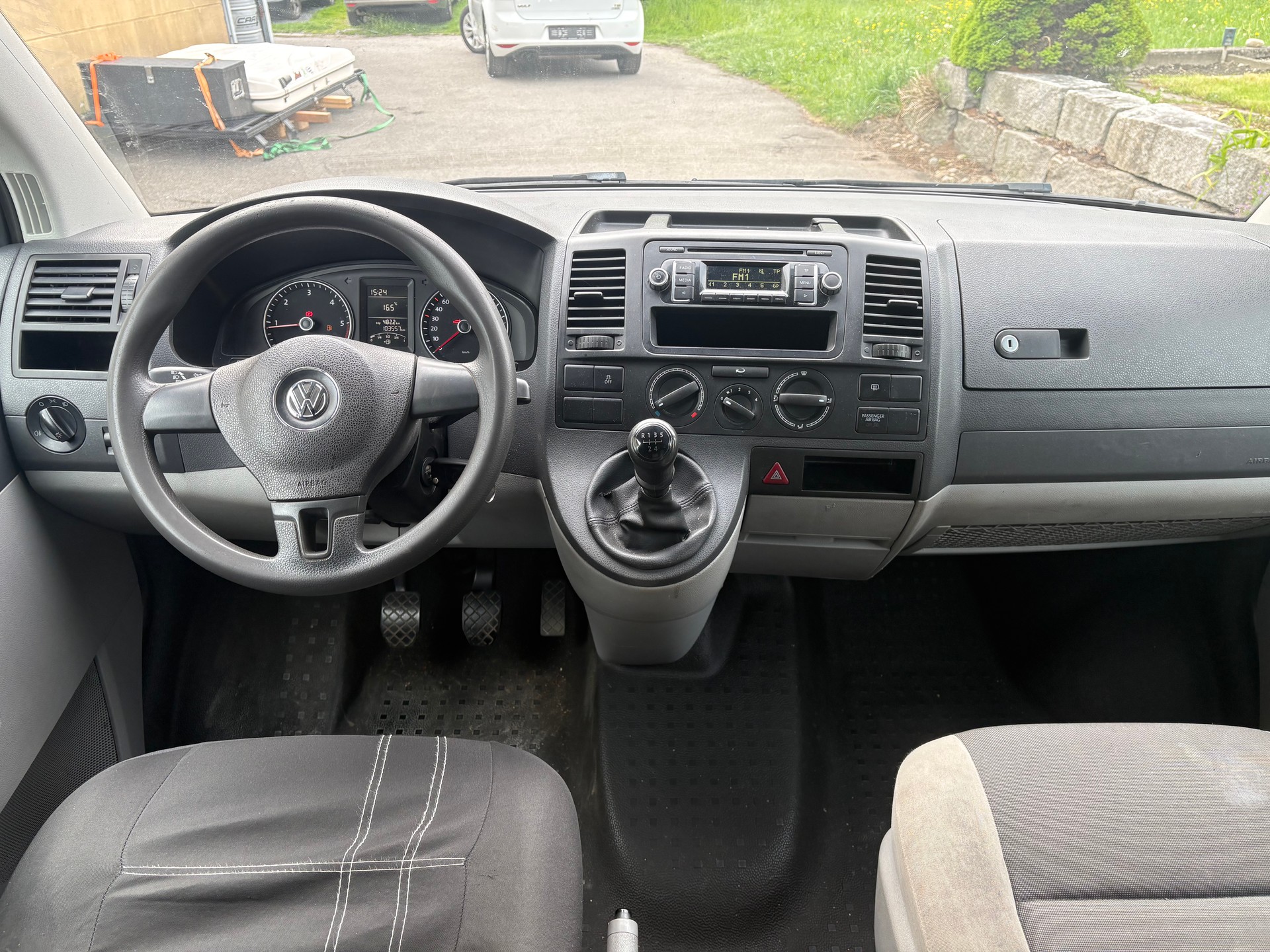 VW T5 2.0 TDI Entry-image-4