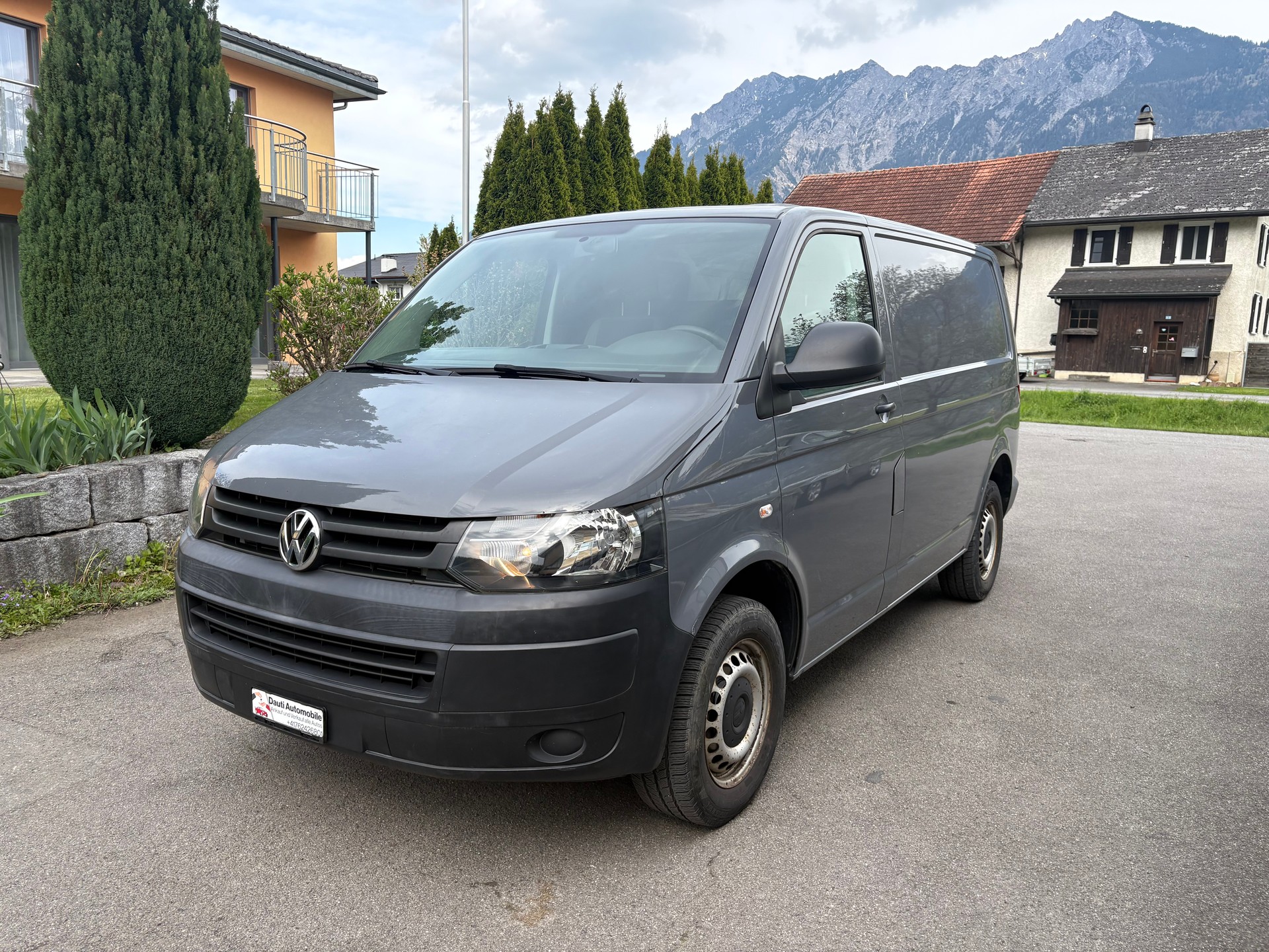 VW T5 2.0 TDI Entry-image-1
