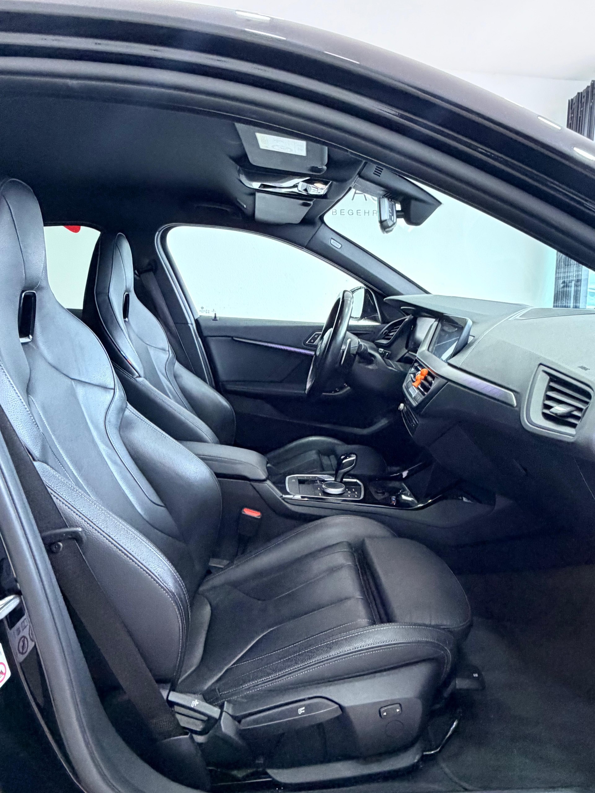 BMW M135i xDrive M Sport Pro Steptronic-image-10