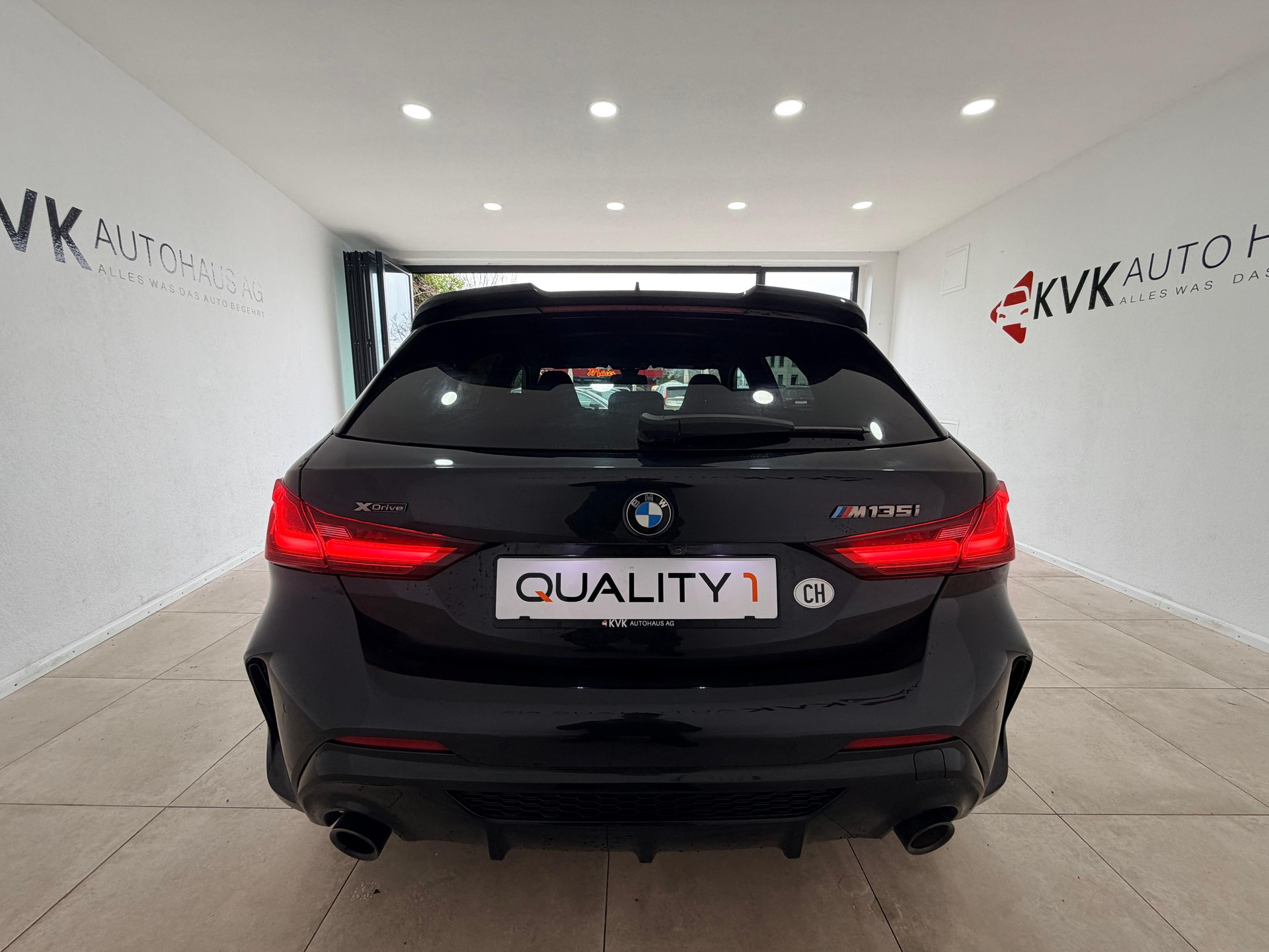 BMW M135i xDrive M Sport Pro Steptronic-image-4