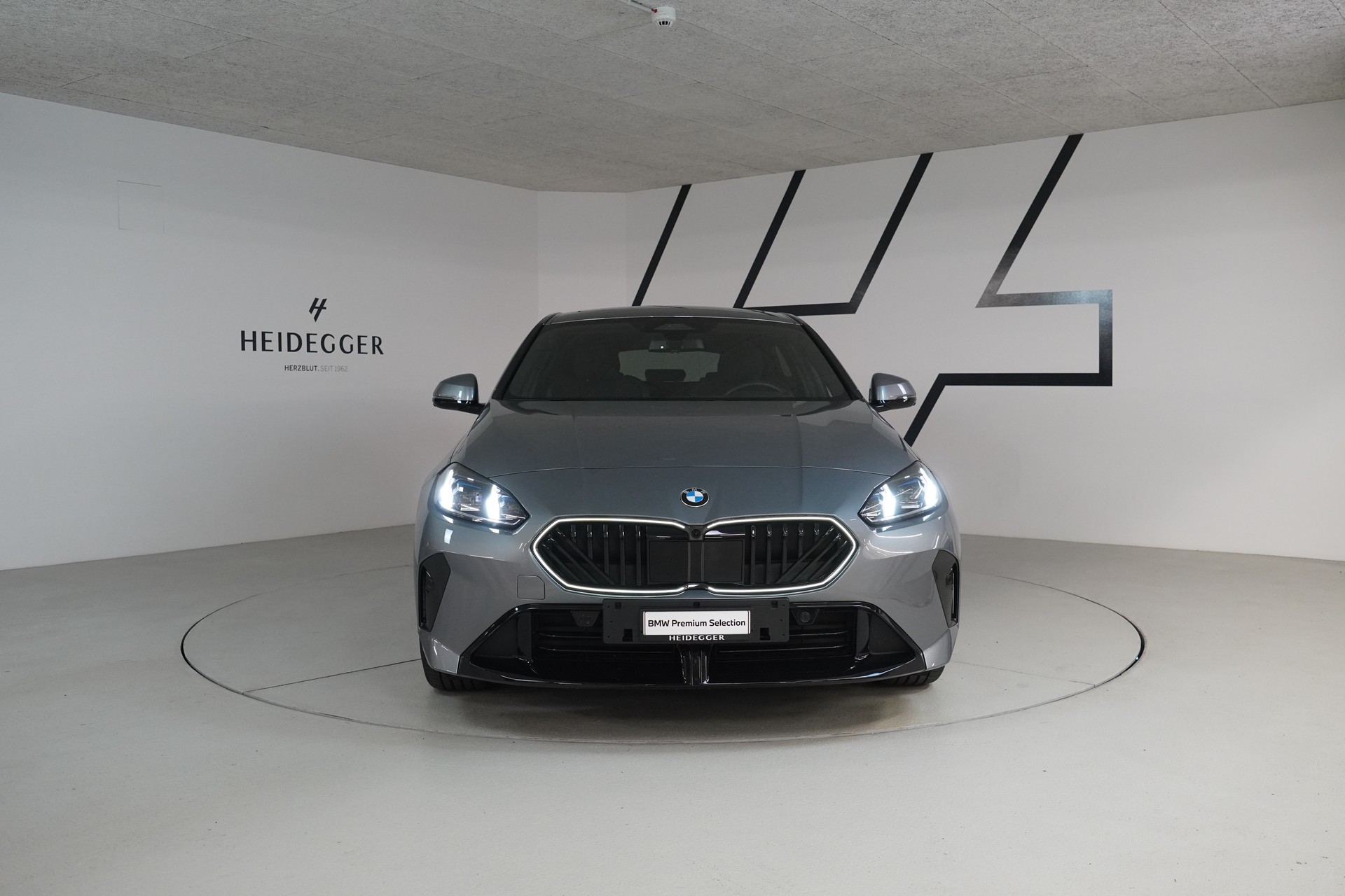 BMW 123 xDrive M Sport Steptronic-image-1