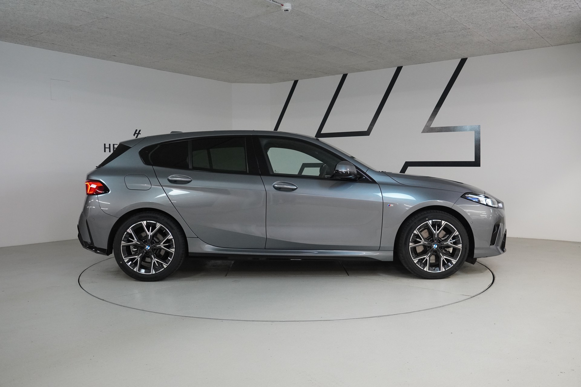 BMW 123 xDrive M Sport Steptronic-image-7