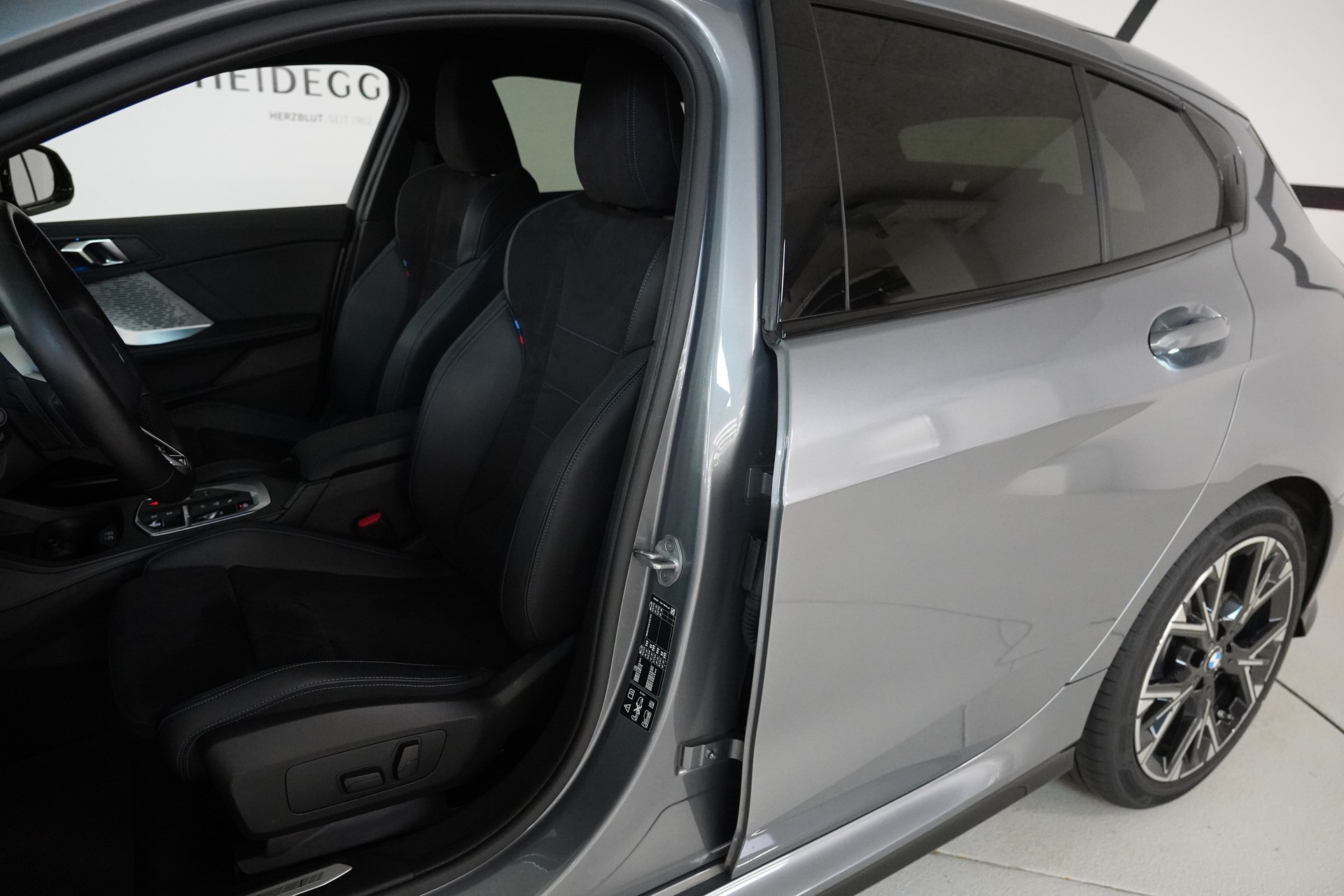 BMW 123 xDrive M Sport Steptronic-image-11