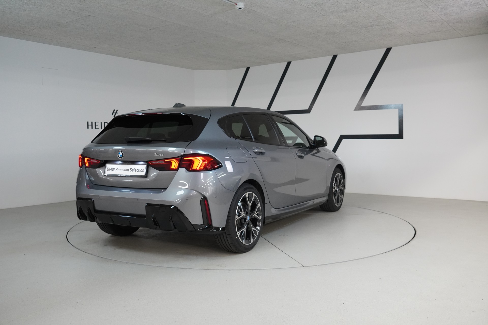 BMW 123 xDrive M Sport Steptronic-image-6